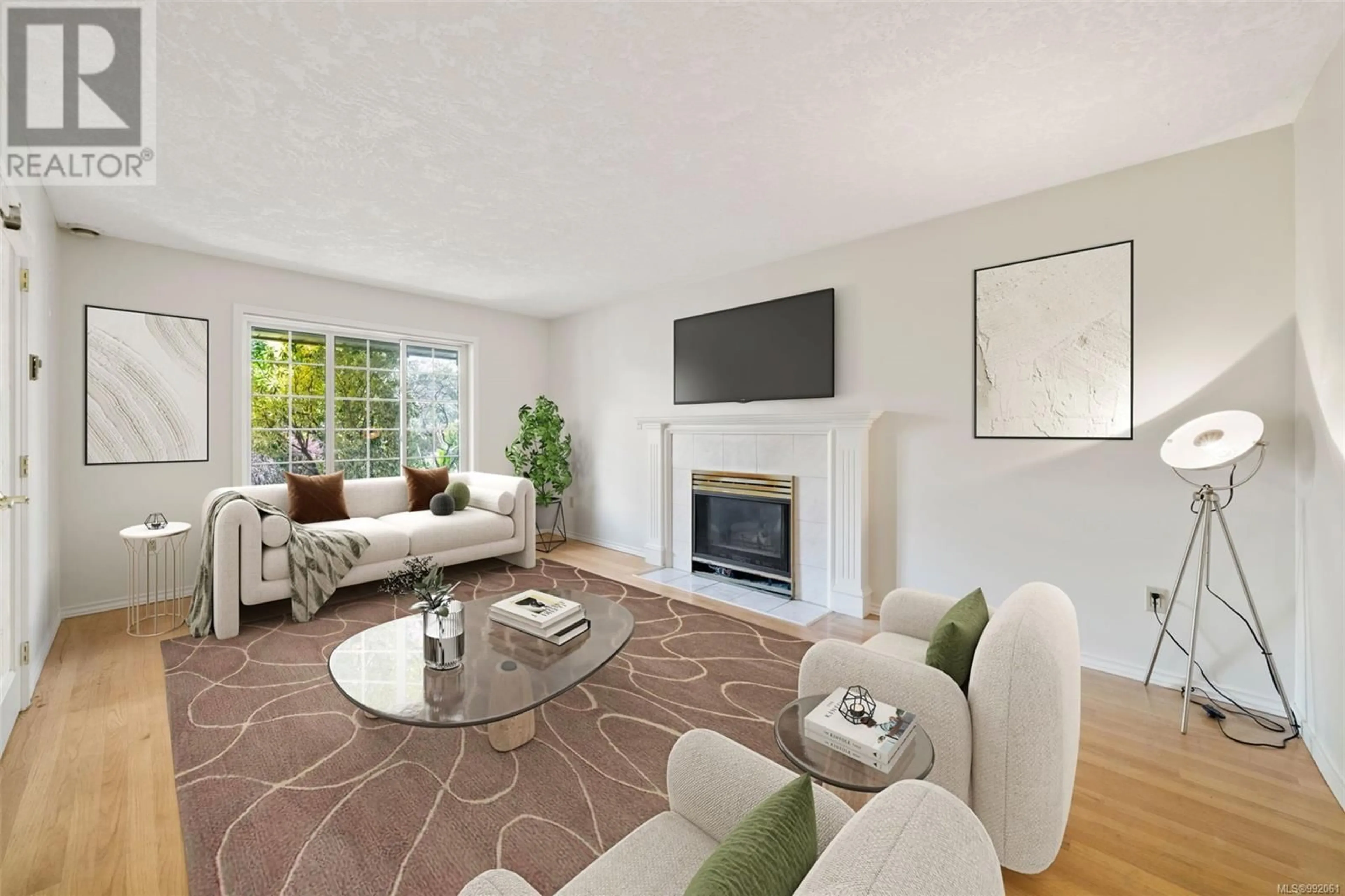 Living room with furniture, unknown for 1214 CROFTON TERRACE, Saanich British Columbia V8Y3L5