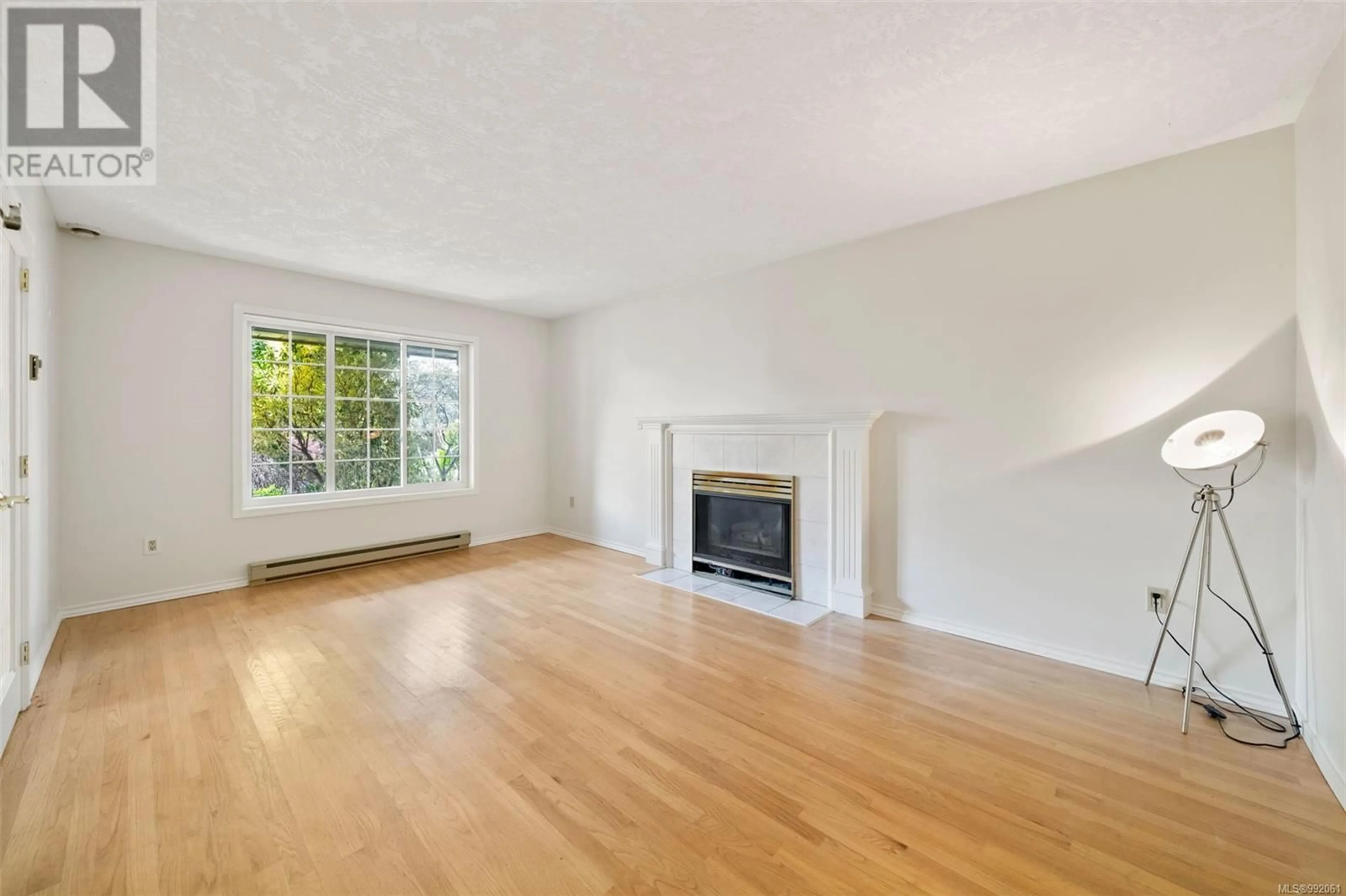 A pic of a room for 1214 CROFTON TERRACE, Saanich British Columbia V8Y3L5