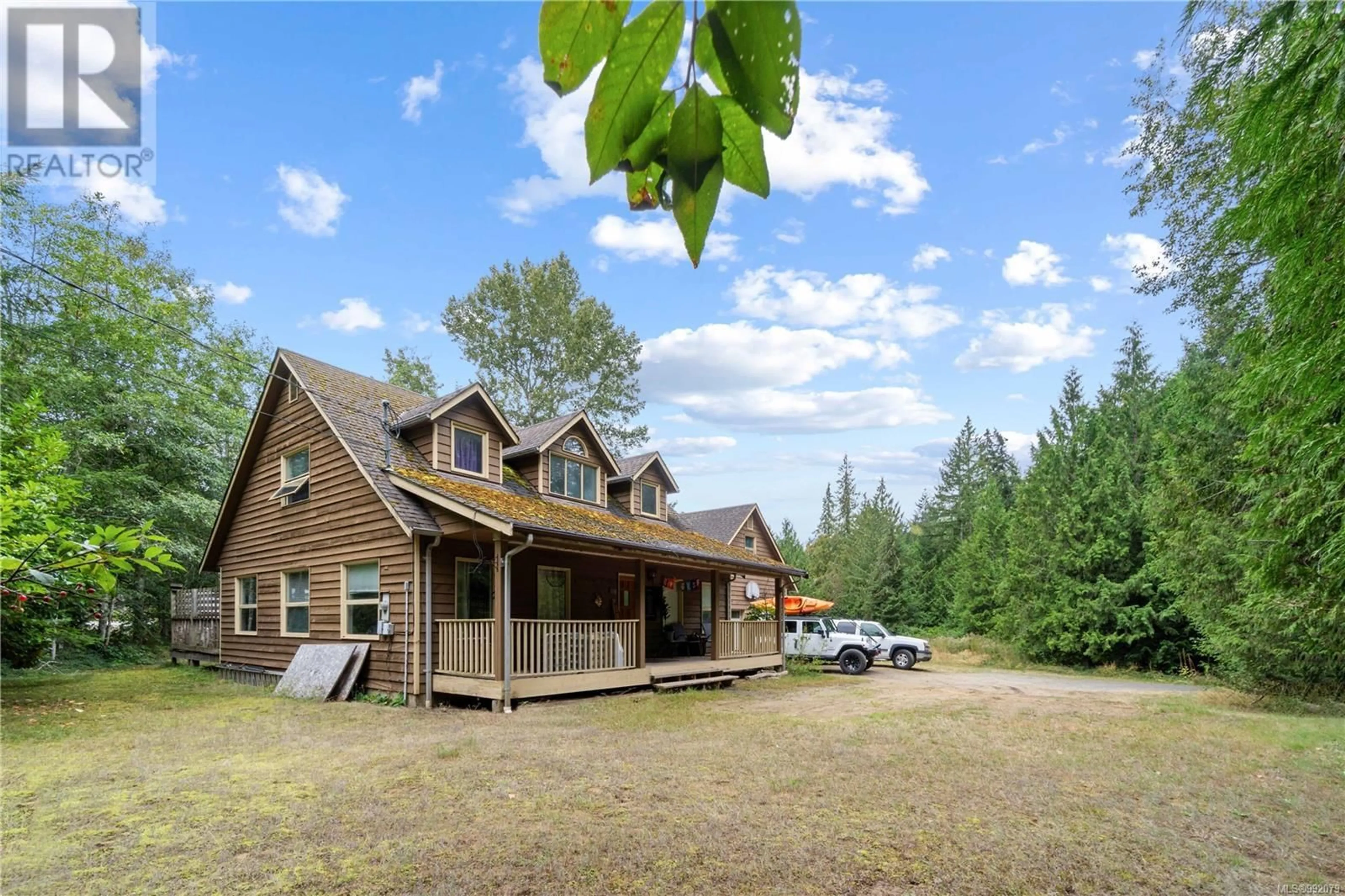 A pic from outside/outdoor area/front of a property/back of a property/a pic from drone, unknown for 899 Qualicum Rd, Qualicum Beach British Columbia V9K1M5