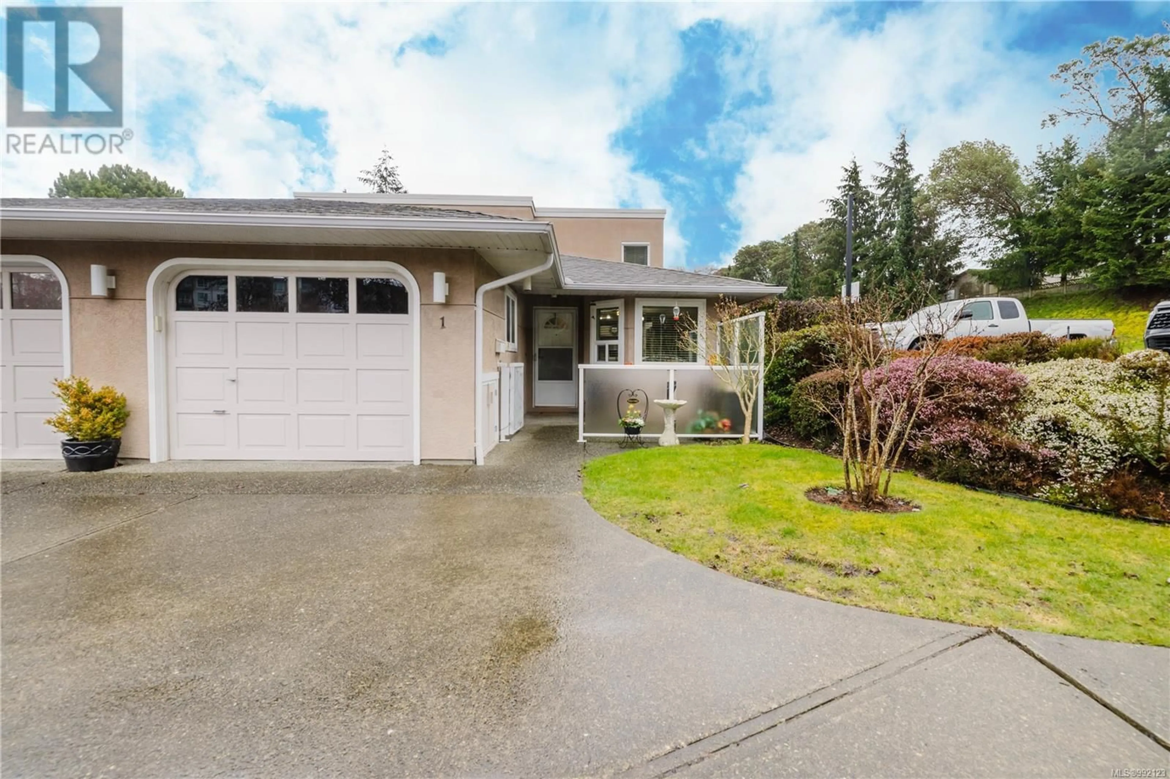 Home with vinyl exterior material, street for 1 - 3049 BRITTANY DRIVE, Colwood British Columbia V9B5P8