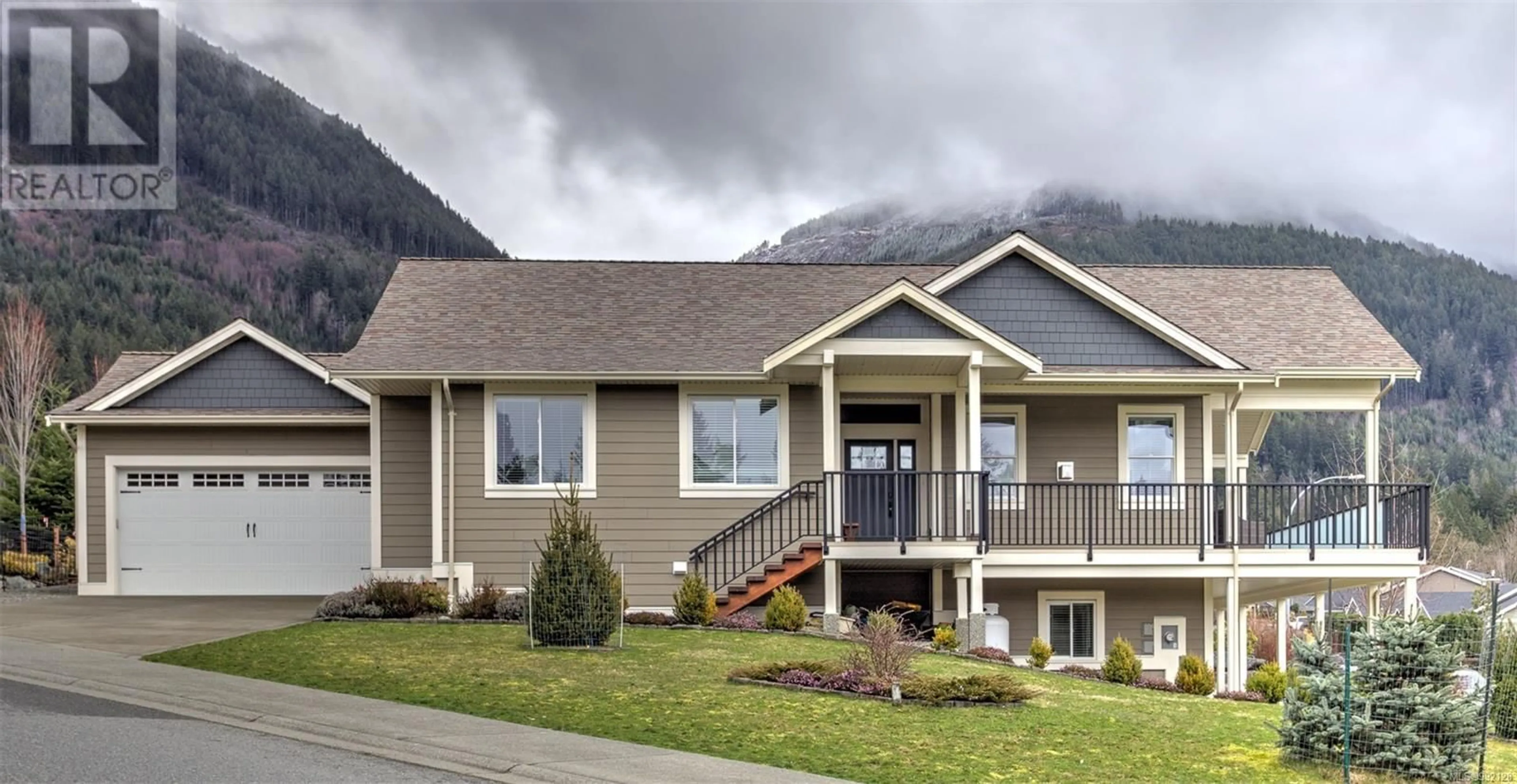 A pic from outside/outdoor area/front of a property/back of a property/a pic from drone, mountain view for 422 MOUNTAIN VIEW DRIVE, Lake Cowichan British Columbia V0R2G0