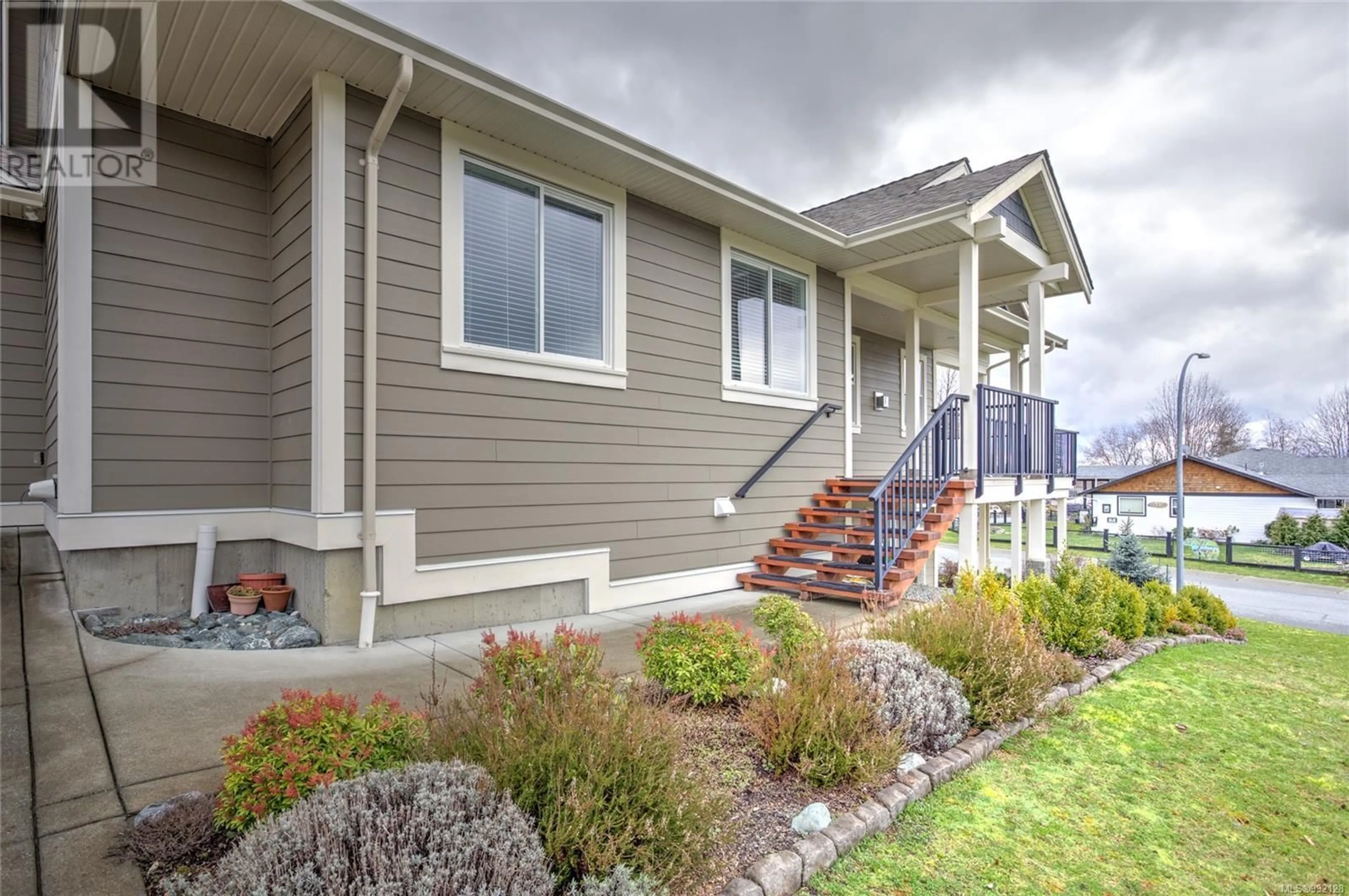 Home with vinyl exterior material, mountain view for 422 MOUNTAIN VIEW DRIVE, Lake Cowichan British Columbia V0R2G0