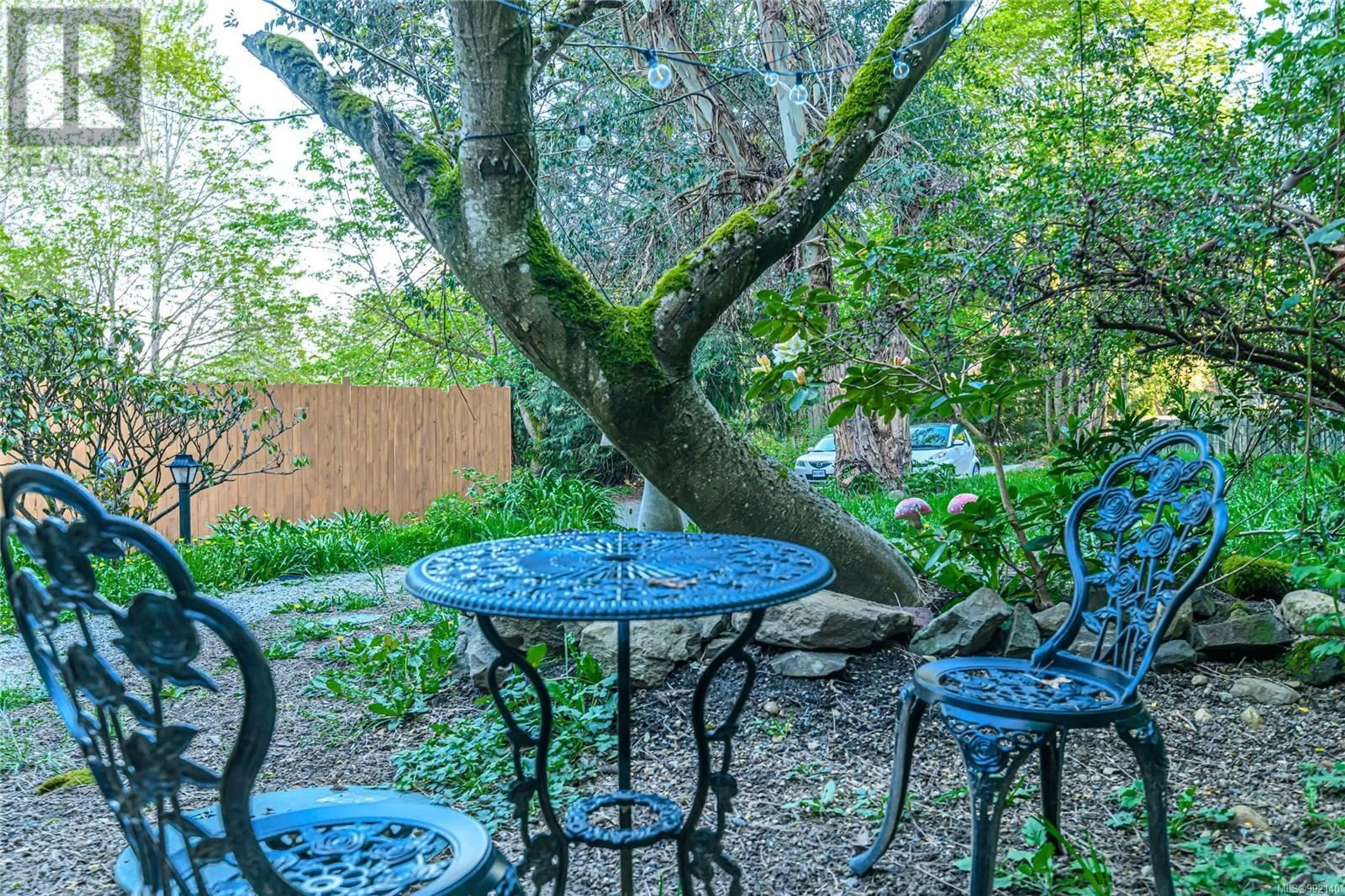 Patio, street for 231 KANAKA ROAD, Salt Spring British Columbia V8K2A9