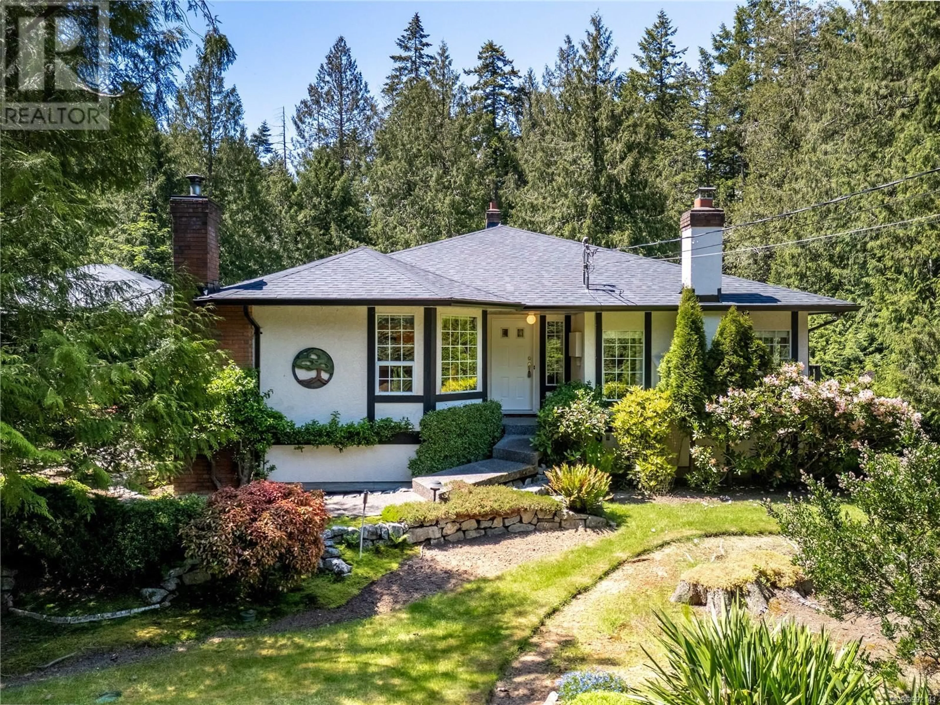 Home with vinyl exterior material, unknown for 11460 HAWTHORNE PLACE, North Saanich British Columbia V8L5J7