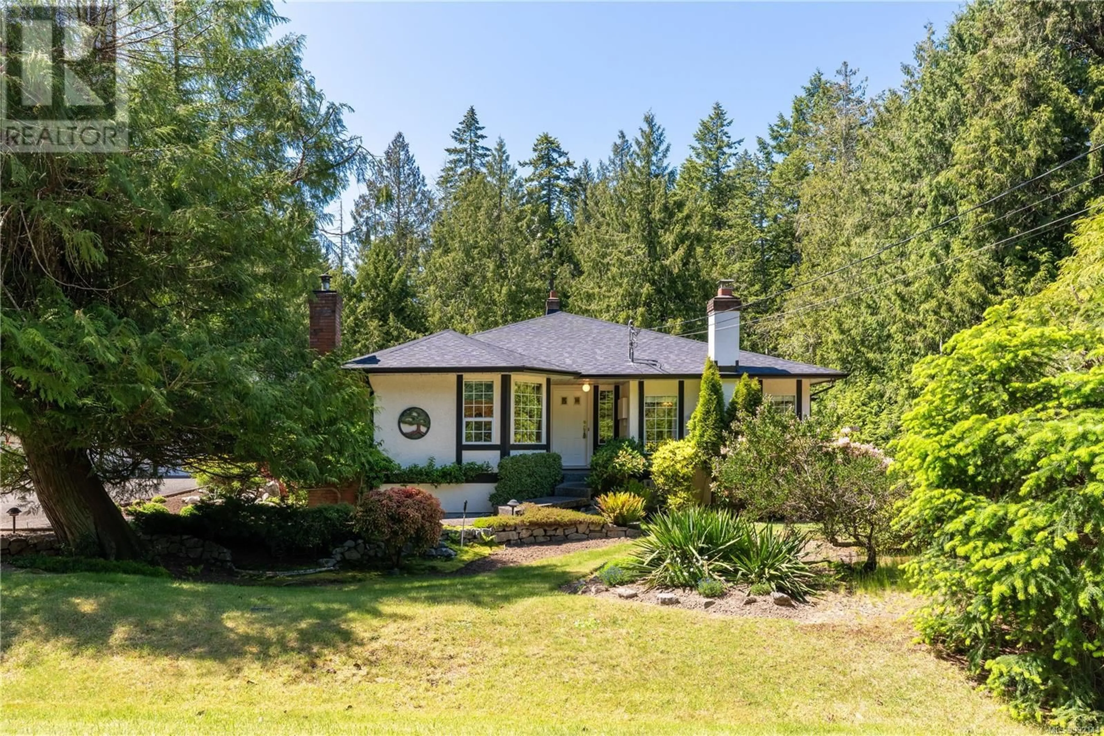 A pic from outside/outdoor area/front of a property/back of a property/a pic from drone, unknown for 11460 HAWTHORNE PLACE, North Saanich British Columbia V8L5J7