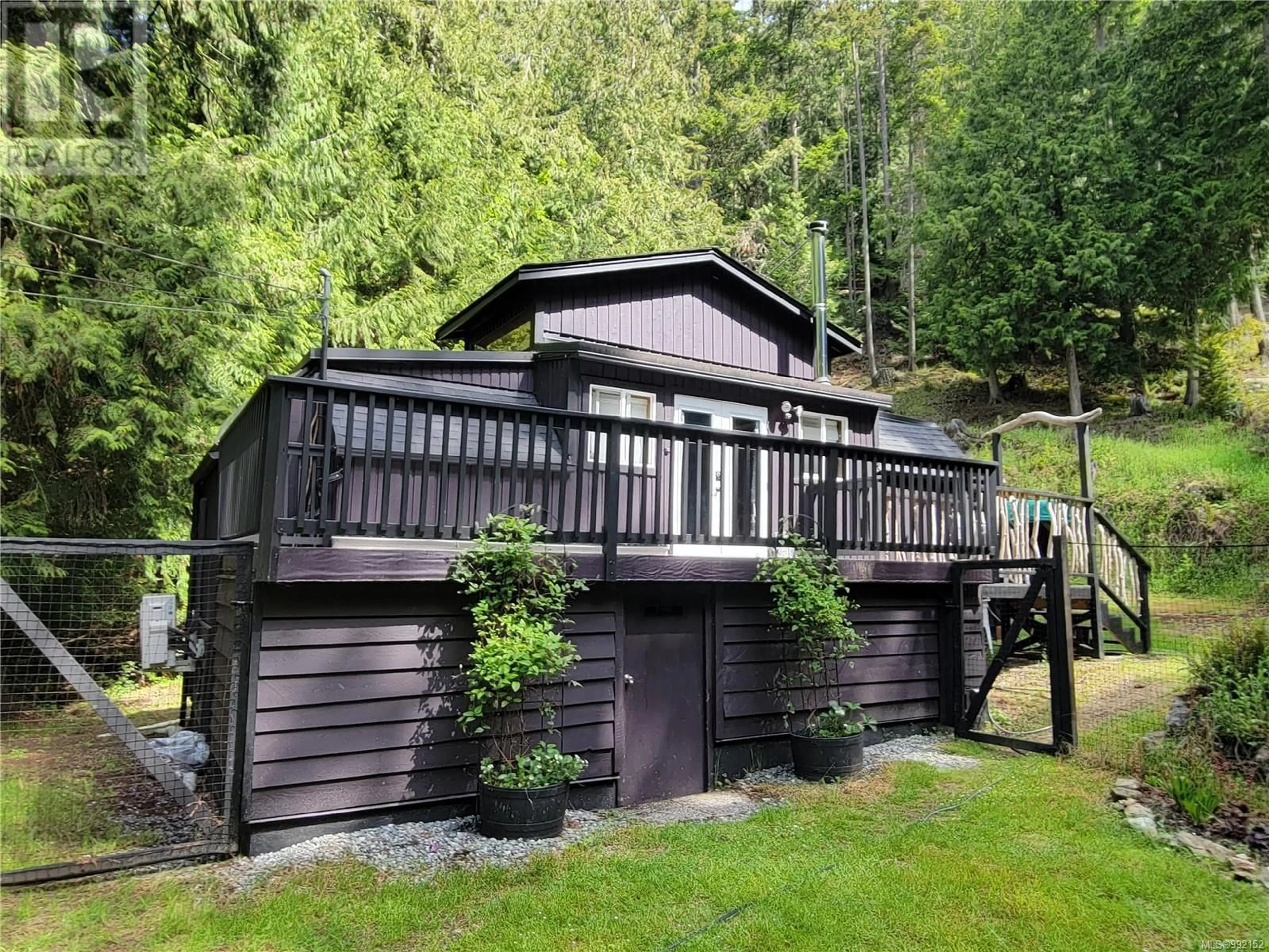 Home with vinyl exterior material, unknown for 2614 CROWSNEST DRIVE, Pender Island British Columbia V0N2M2