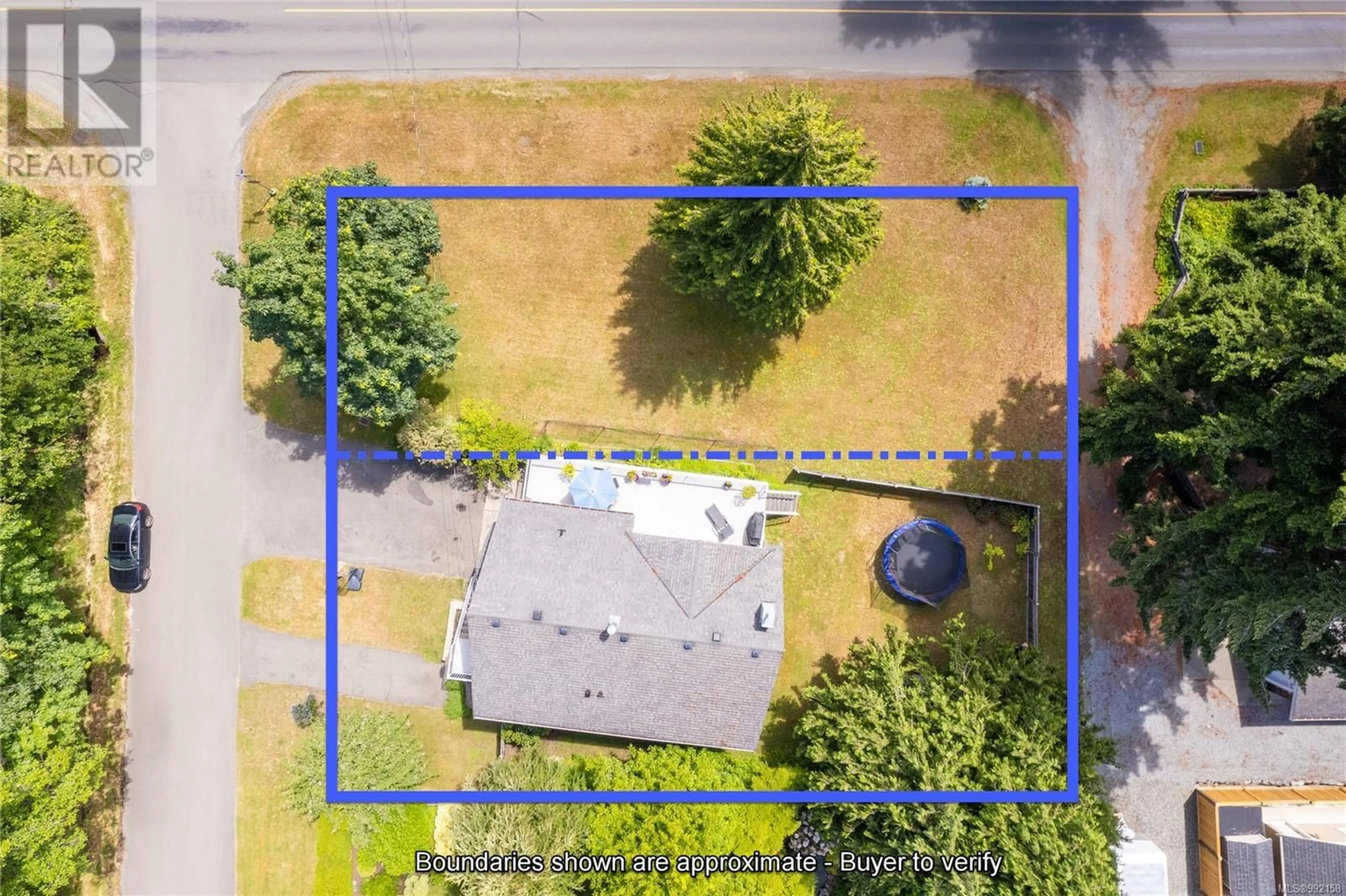 A pic from outside/outdoor area/front of a property/back of a property/a pic from drone, street for 365 First Ave W, Qualicum Beach British Columbia V9K1H6