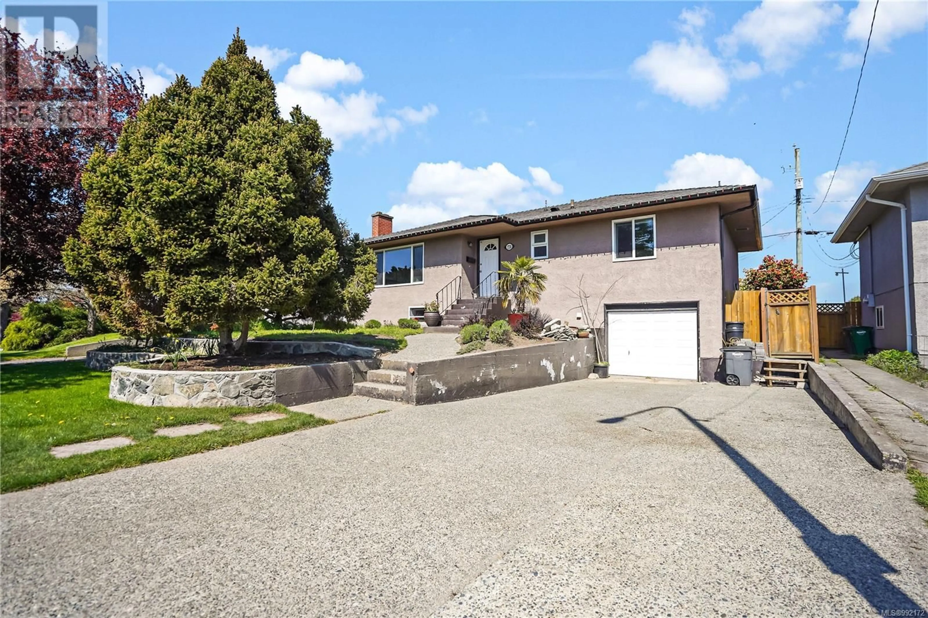 Unknown for 1720 TAYLOR STREET, Saanich British Columbia V8R3E9