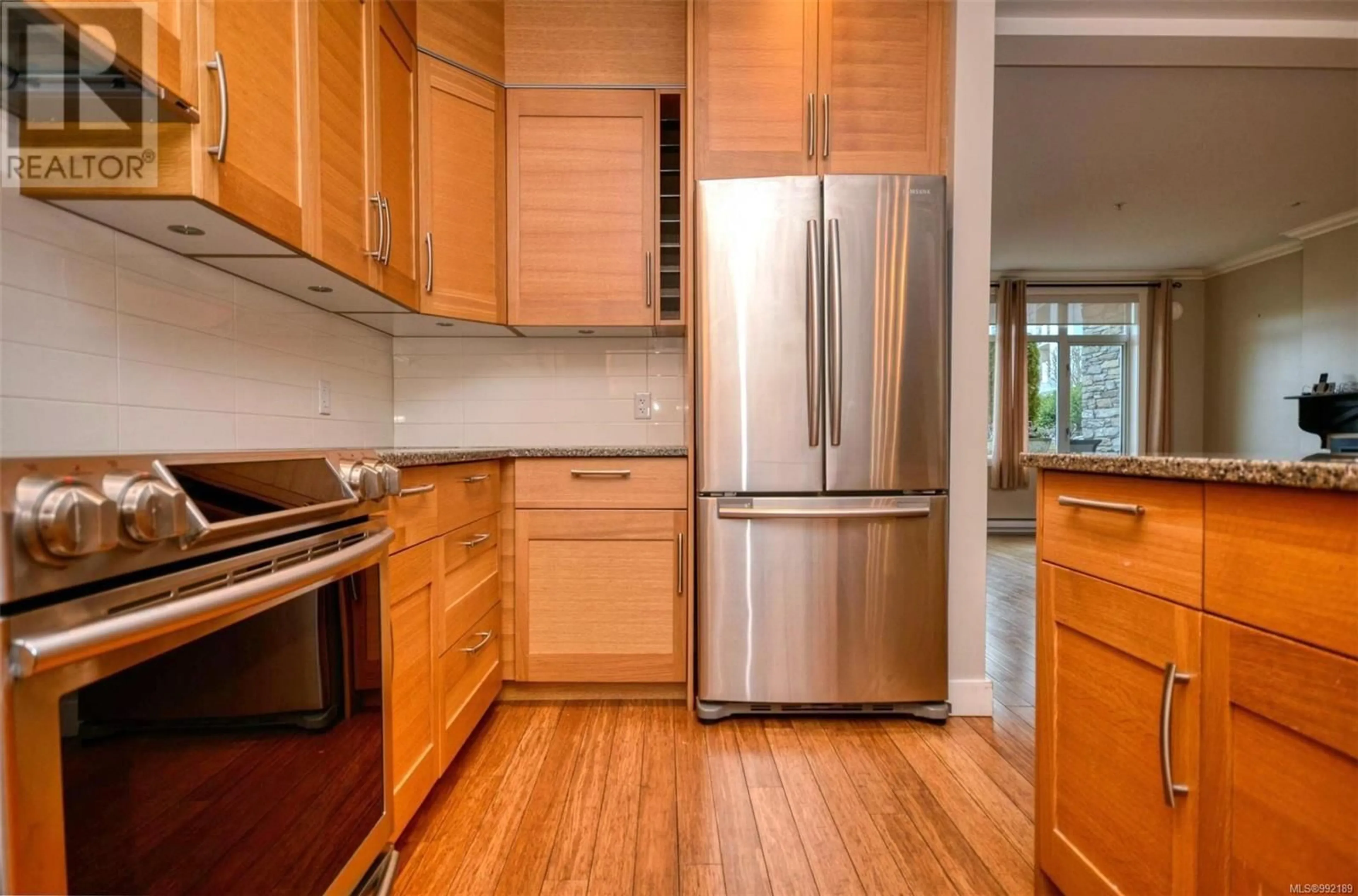 Standard kitchen, unknown for 102 - 9820 SEAPORT PLACE, Sidney British Columbia V8L4X3