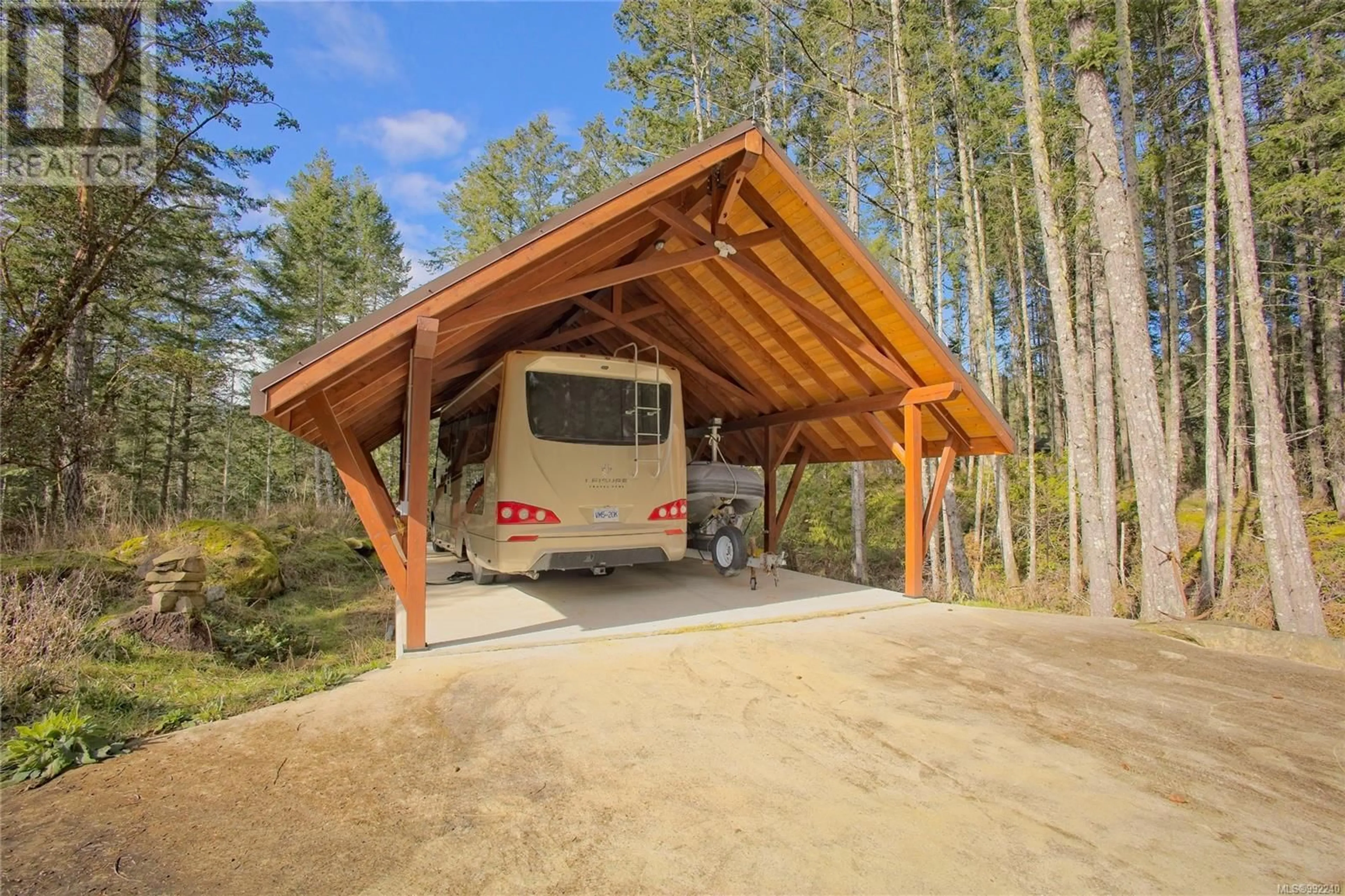 Indoor garage for 119 RUSSELL ROAD, Salt Spring British Columbia V8K1R5
