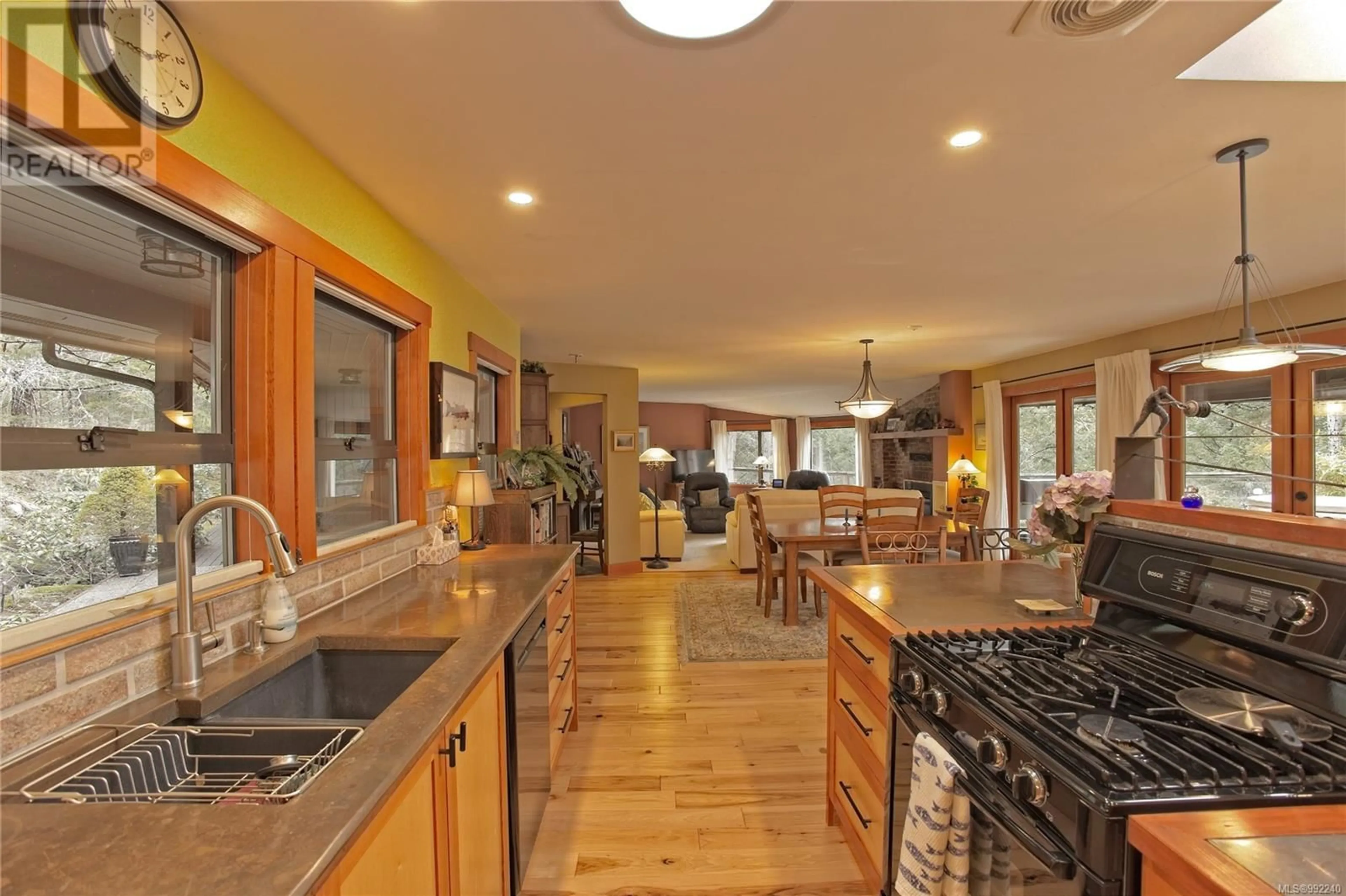 Open concept kitchen, ceramic/tile floor for 119 RUSSELL ROAD, Salt Spring British Columbia V8K1R5
