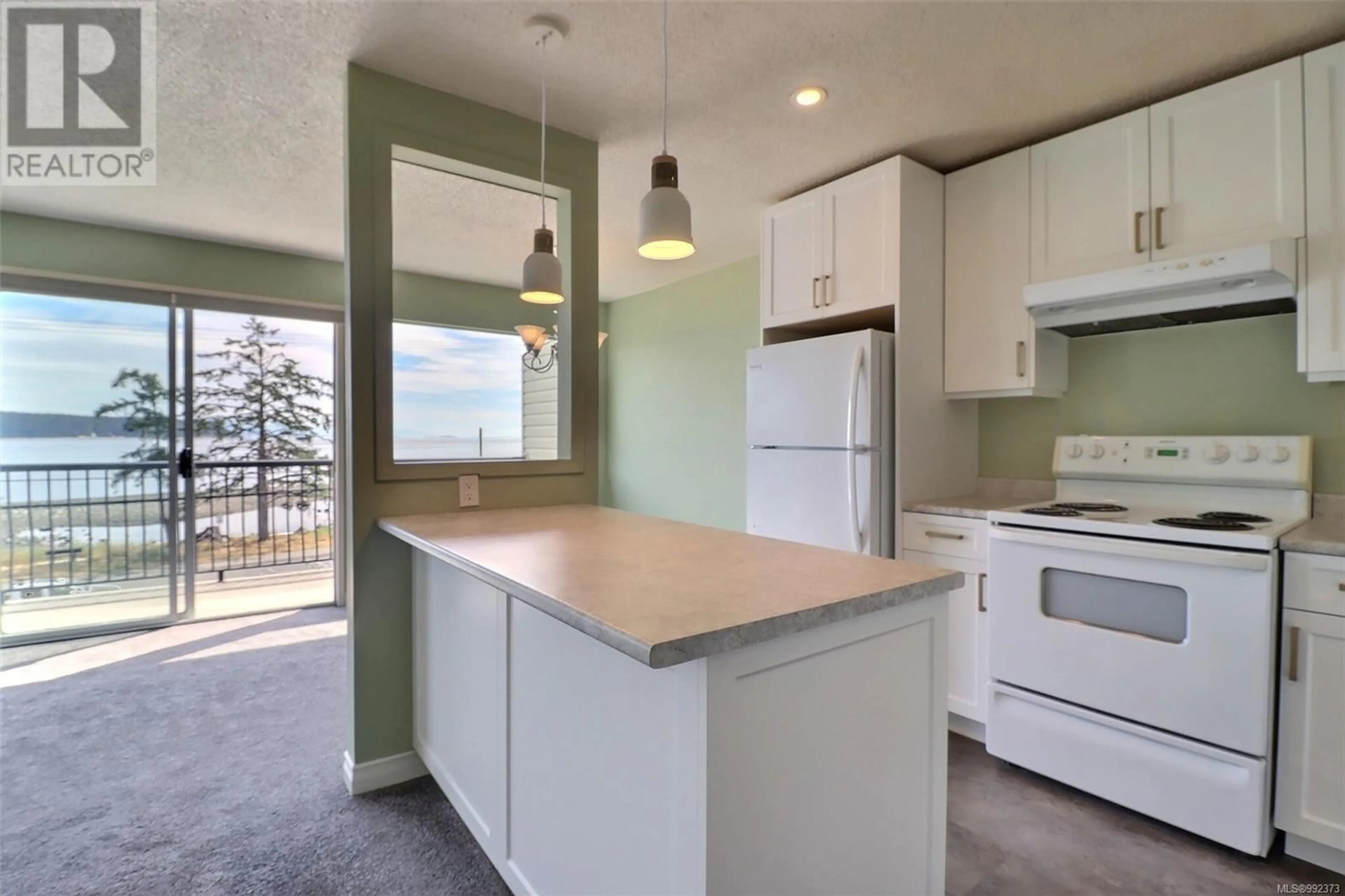 Open concept kitchen, unknown for 310 - 622 ISLAND HIGHWAY SOUTH, Campbell River British Columbia V9W1A6