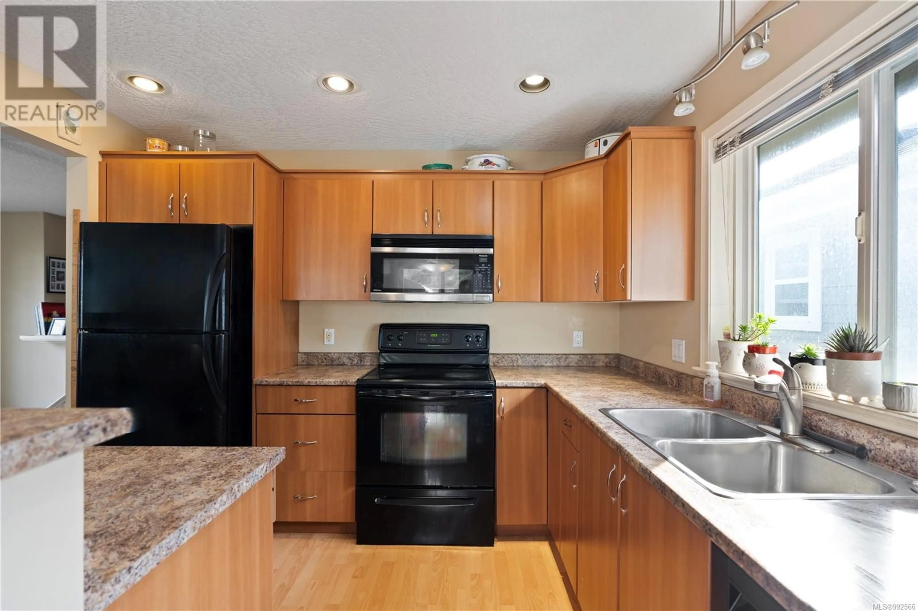 Standard kitchen, unknown for 2218 goldeneye Way, Langford British Columbia V9B6V6