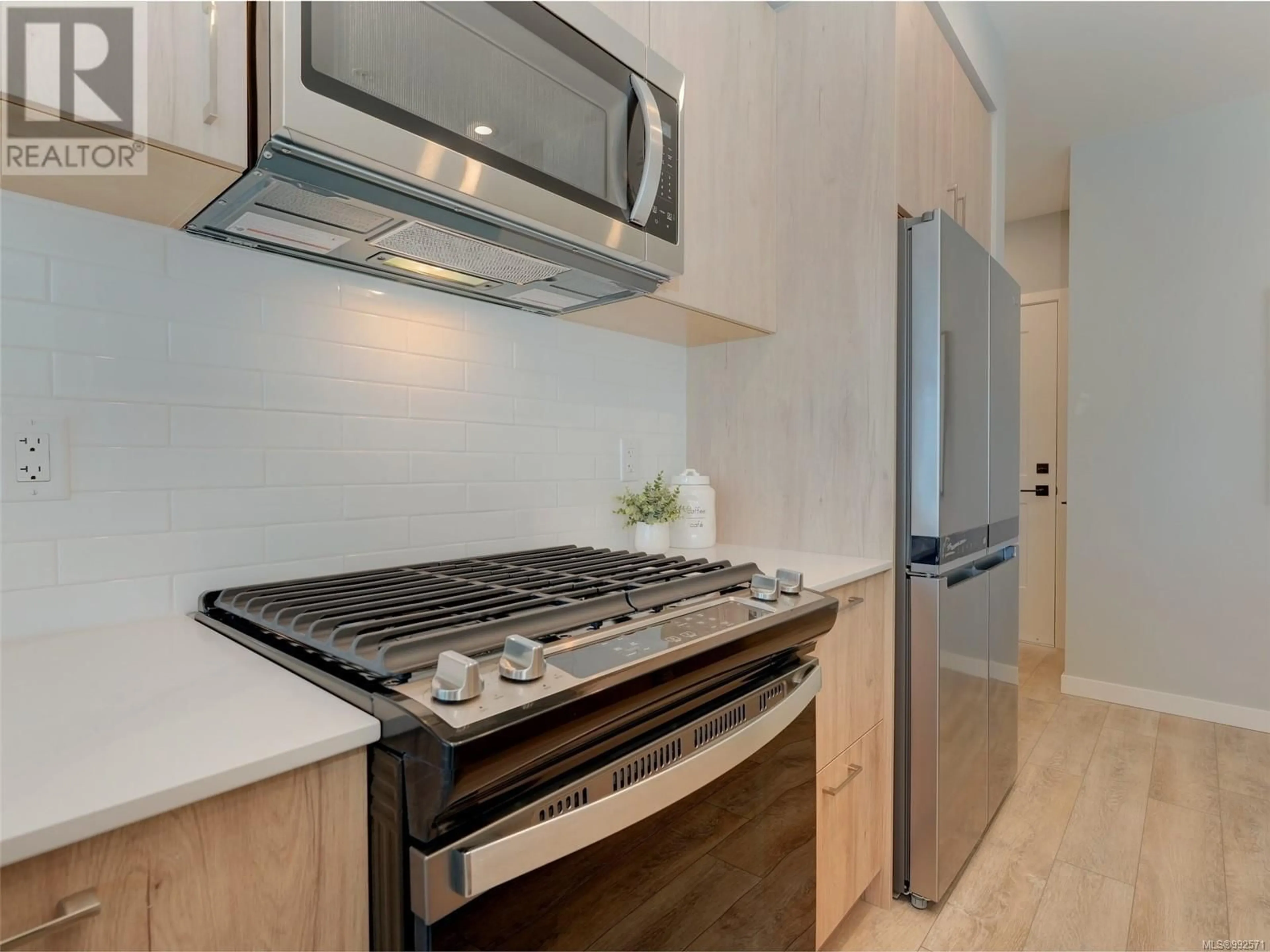 Standard kitchen, unknown for 514 654 Granderson Rd, Langford British Columbia V9B7B9
