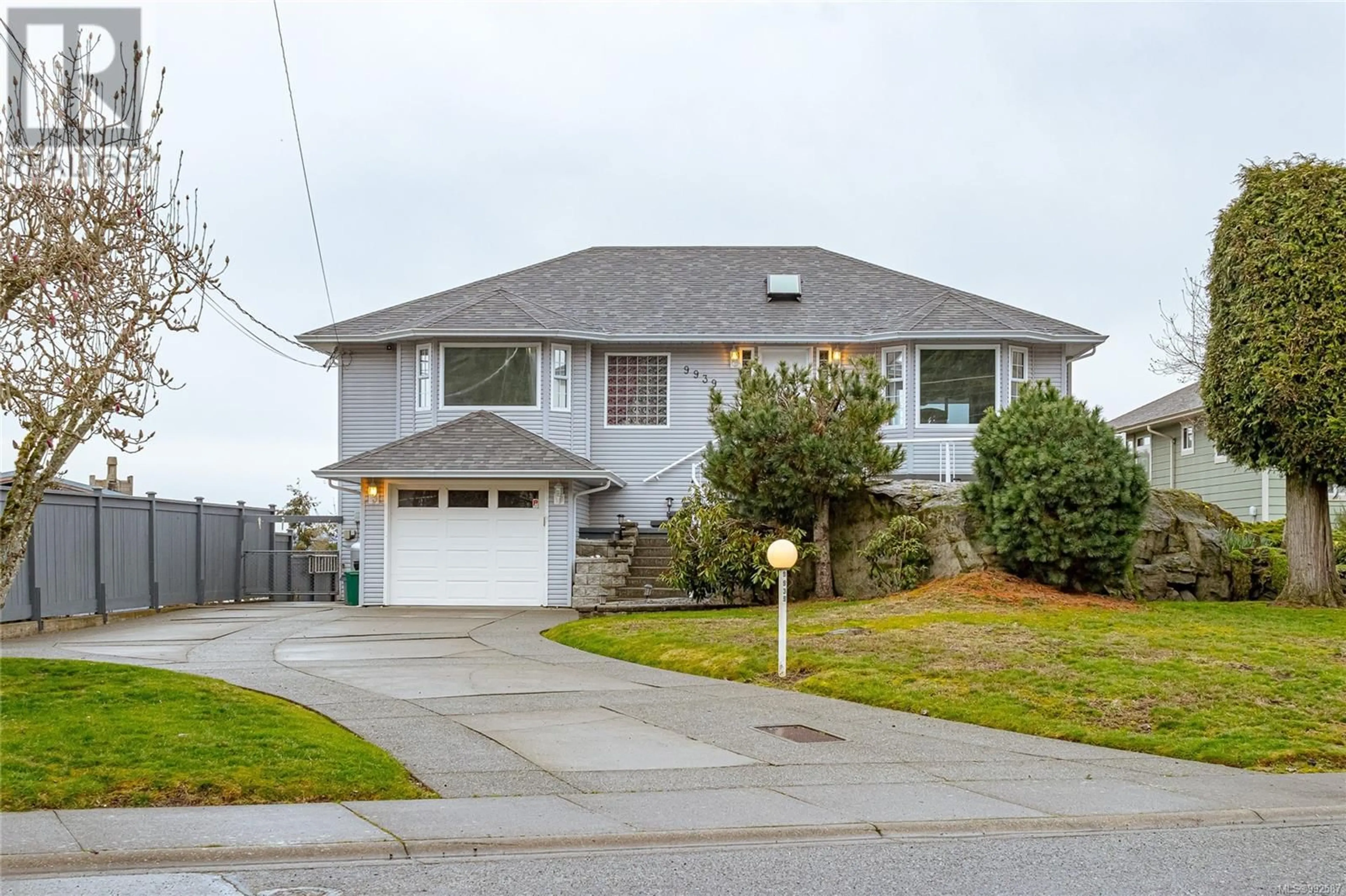 Home with vinyl exterior material, street for 9939 ECHO HEIGHTS, Chemainus British Columbia V0R1K2