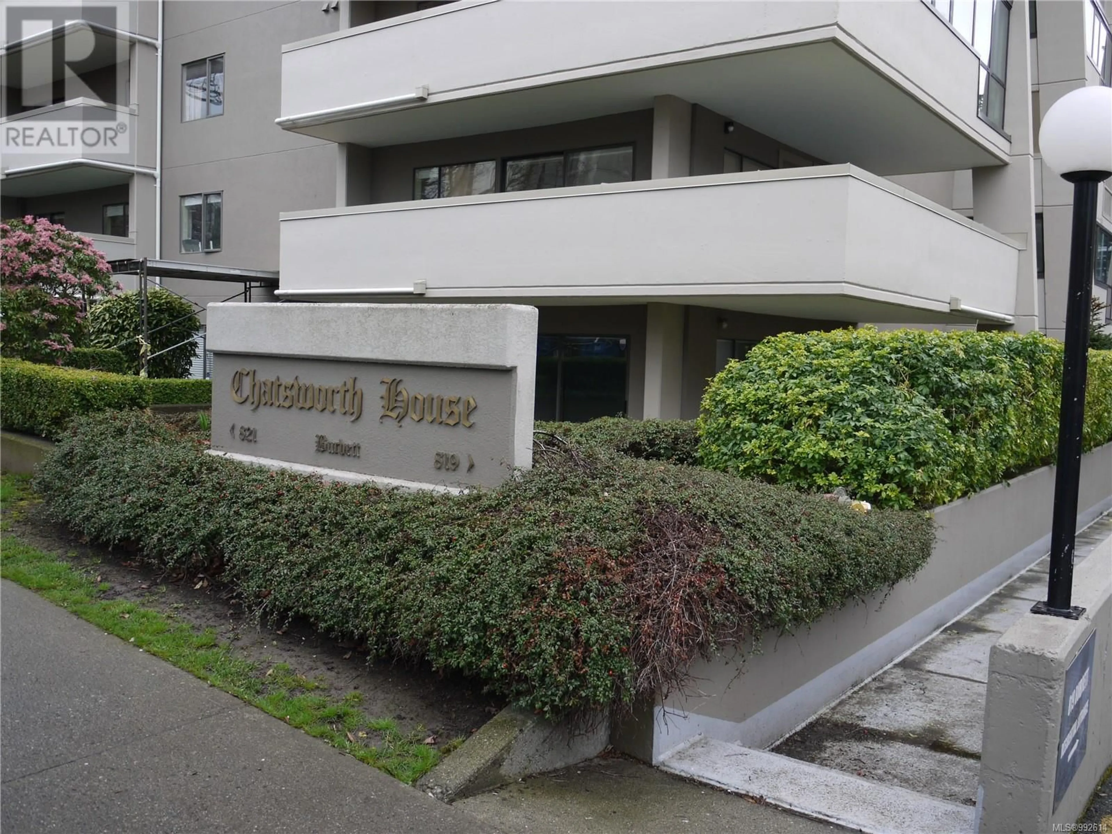 Indoor foyer for 501 819 Burdett St, Victoria British Columbia V8W1B3