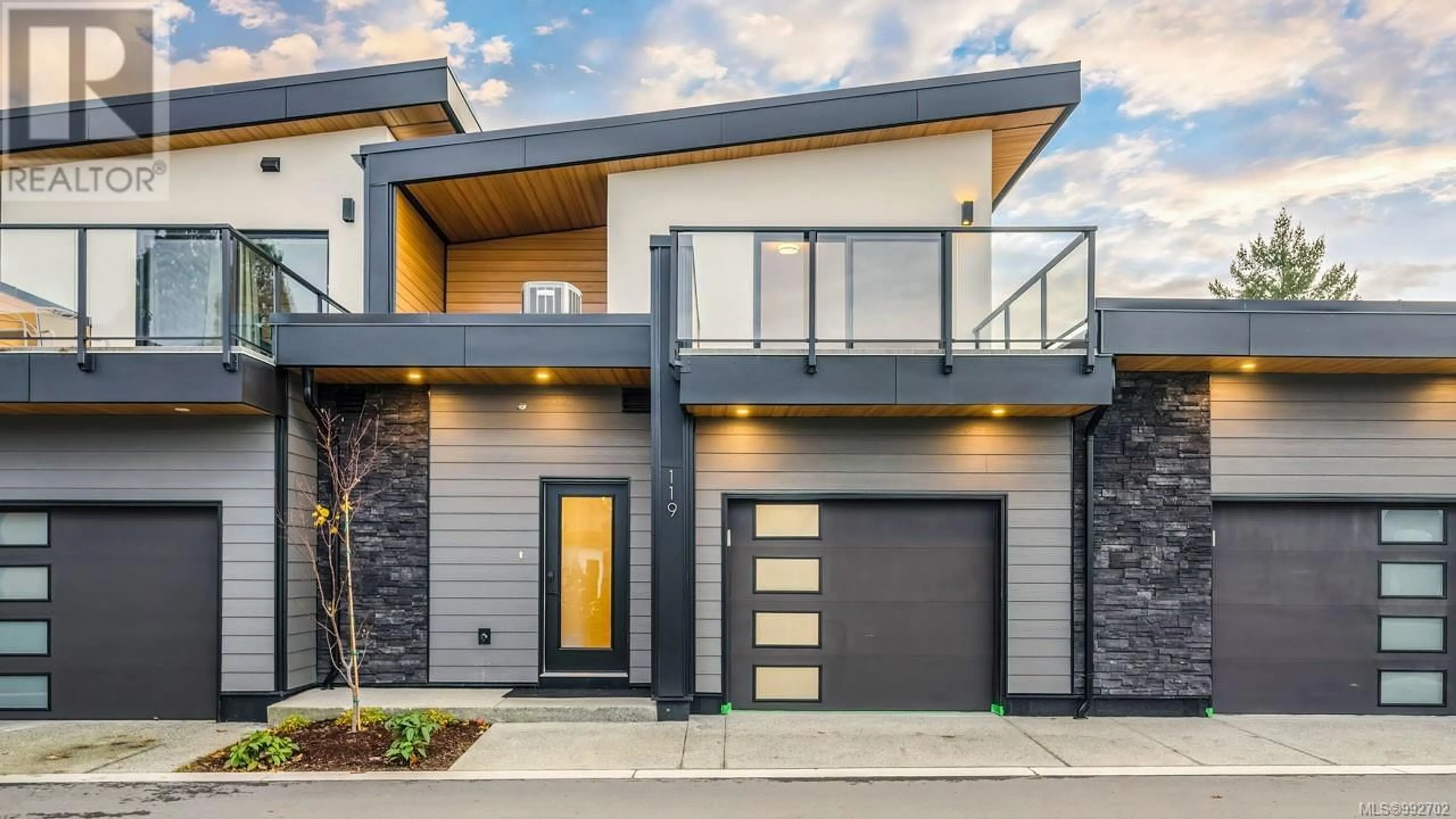 Home with brick exterior material, street for 115 - 463 HIRST AVENUE, Parksville British Columbia V9P1J2