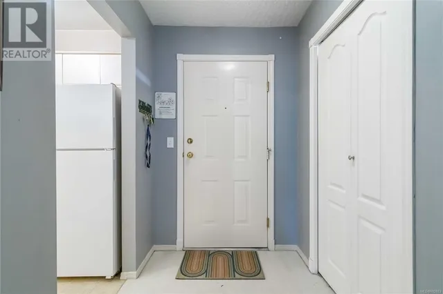 215 3931 Shelbourne St, Saanich 3