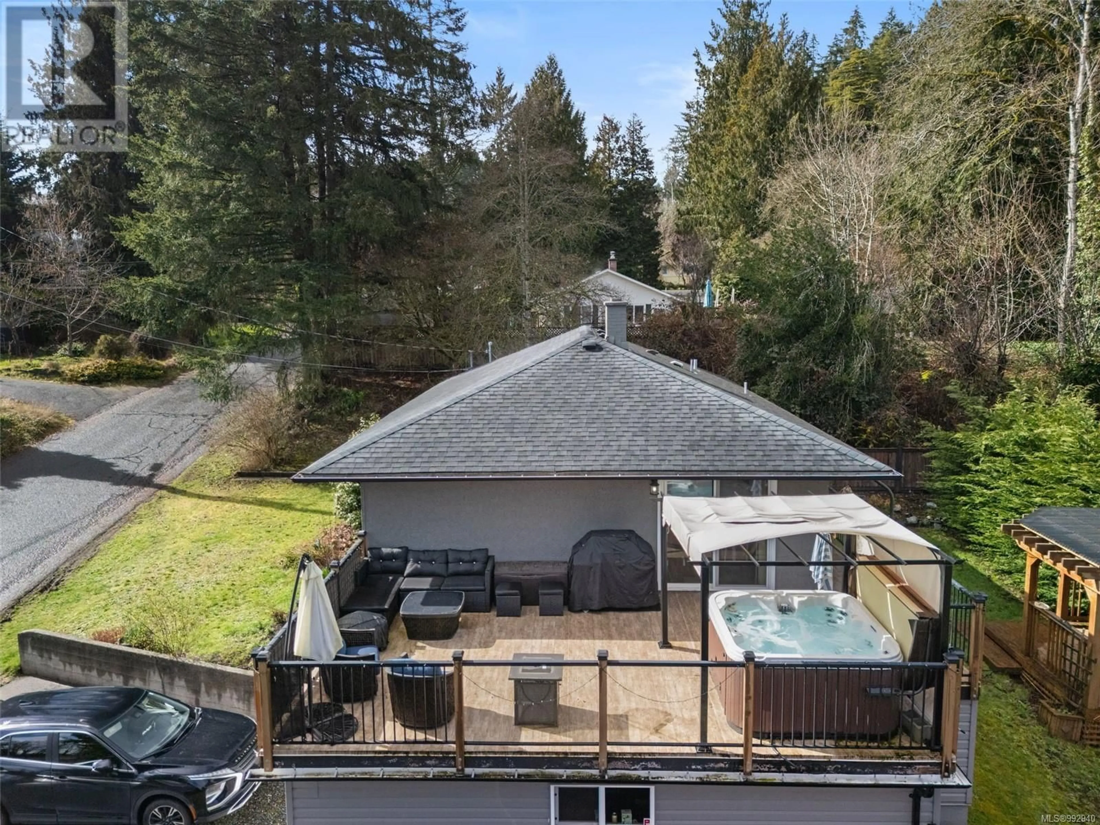 A pic from outside/outdoor area/front of a property/back of a property/a pic from drone, water/lake/river/ocean view for 3039 LASHMAN AVENUE, Duncan British Columbia V9L1C8
