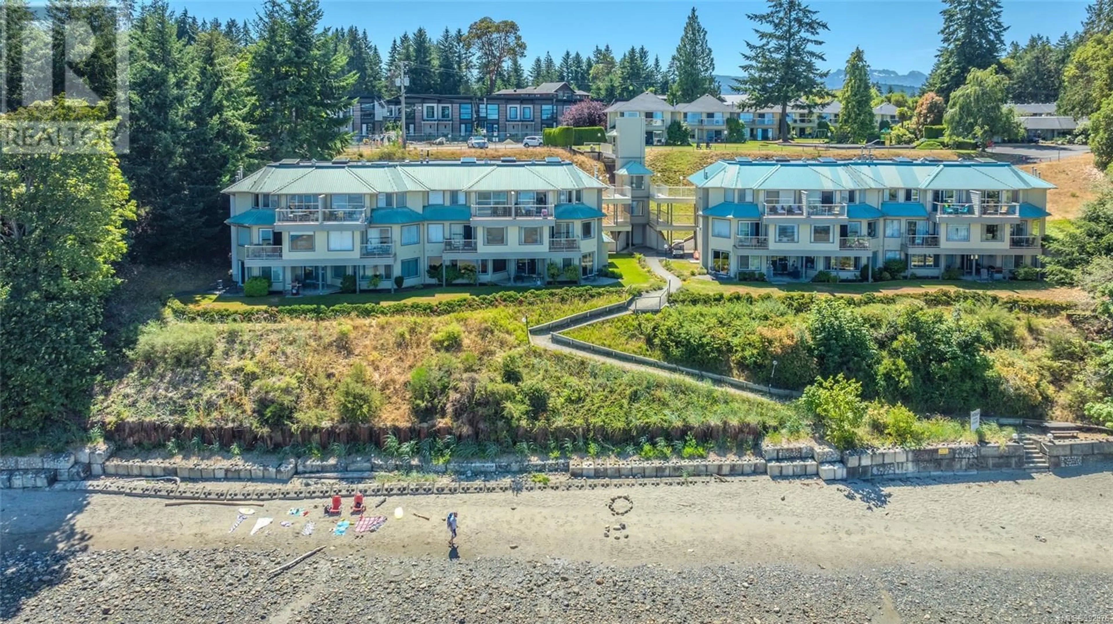 A pic from outside/outdoor area/front of a property/back of a property/a pic from drone, water/lake/river/ocean view for 309 - 1165 RESORT DRIVE, Parksville British Columbia V9P2E2