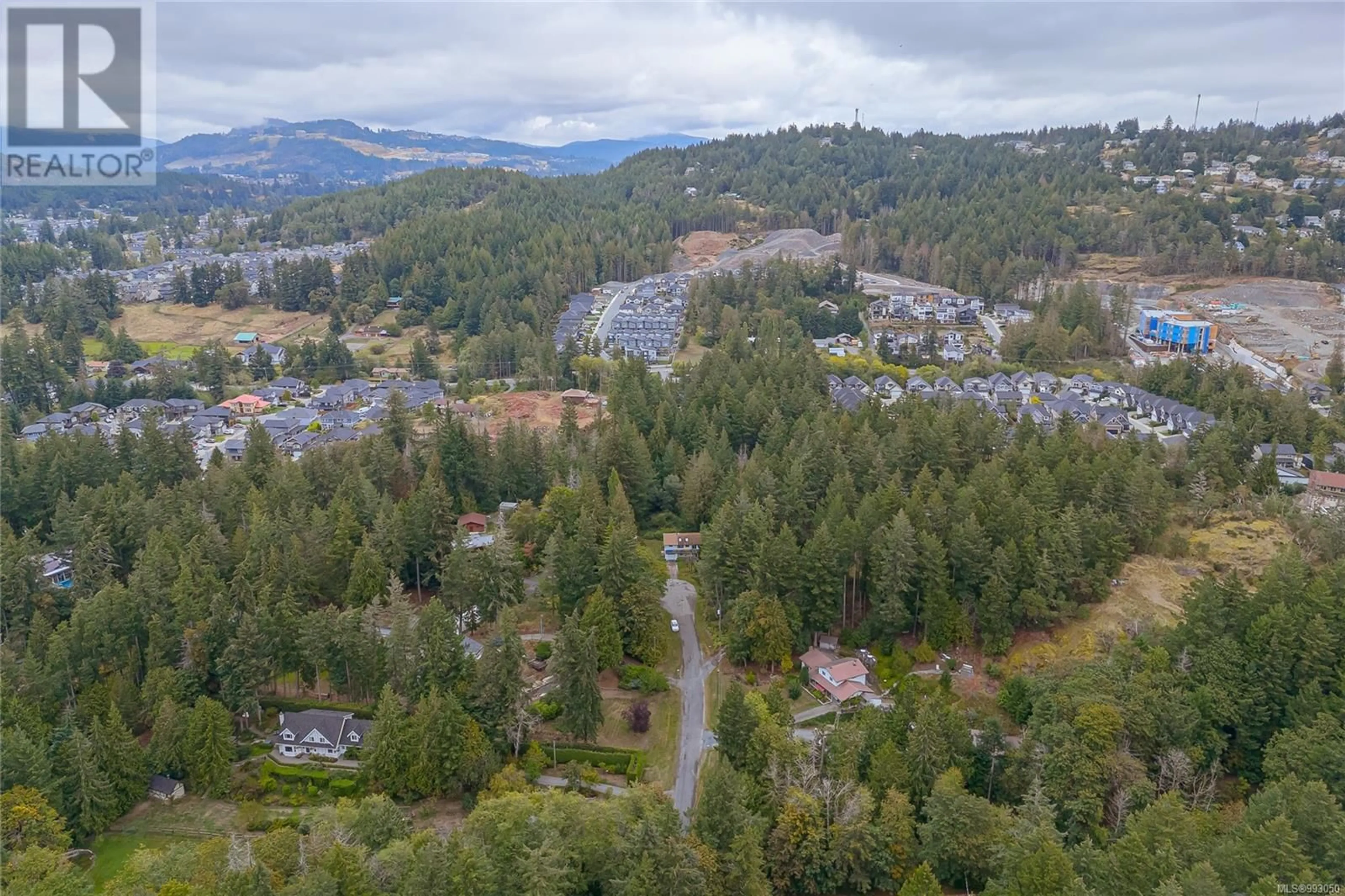 A pic from outside/outdoor area/front of a property/back of a property/a pic from drone, mountain view for 818 STANEHILL PLACE, Langford British Columbia V9C3X2