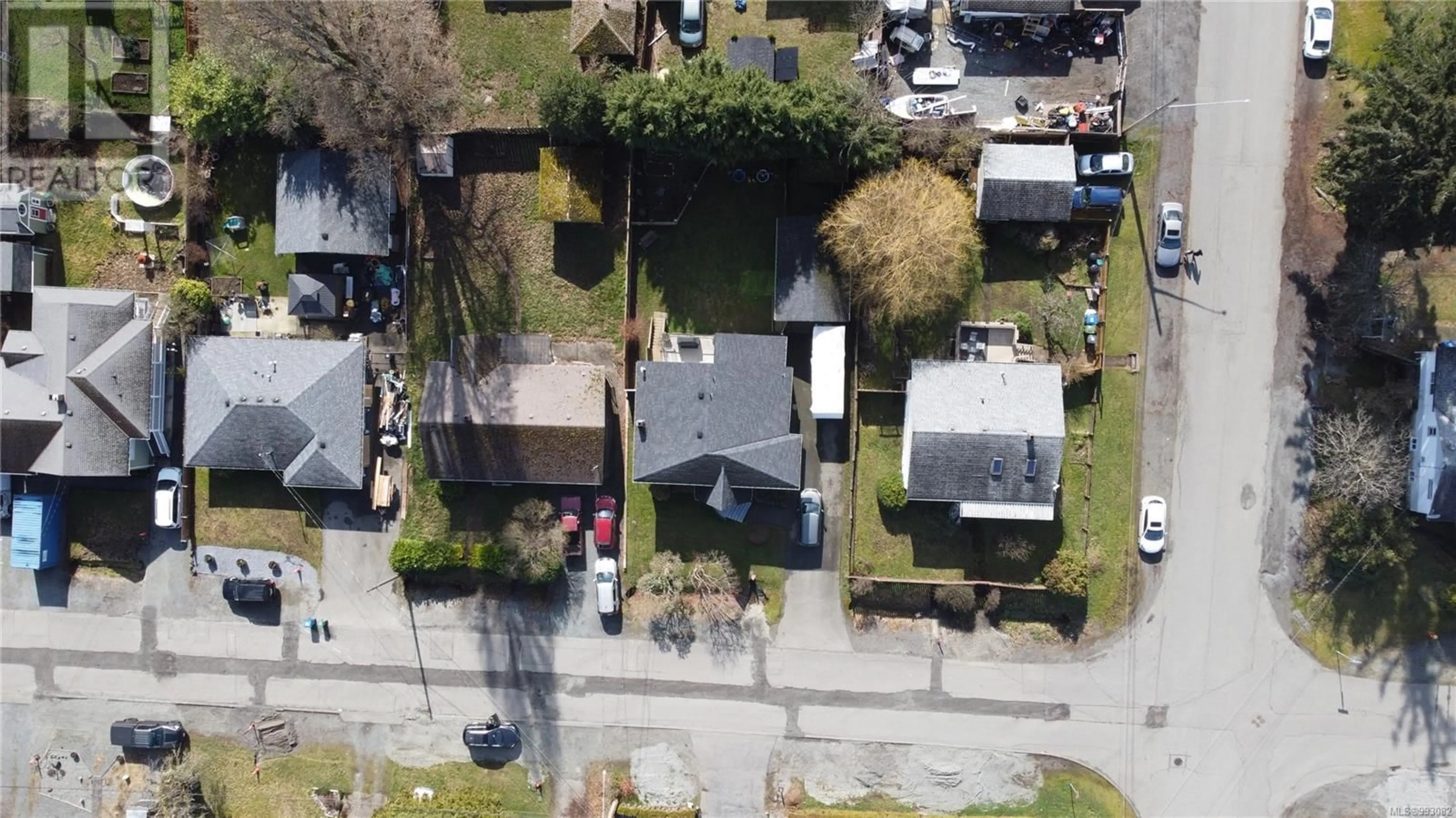 A pic from outside/outdoor area/front of a property/back of a property/a pic from drone, street for 781 CHELSEA STREET, Nanaimo British Columbia V9S1Y2