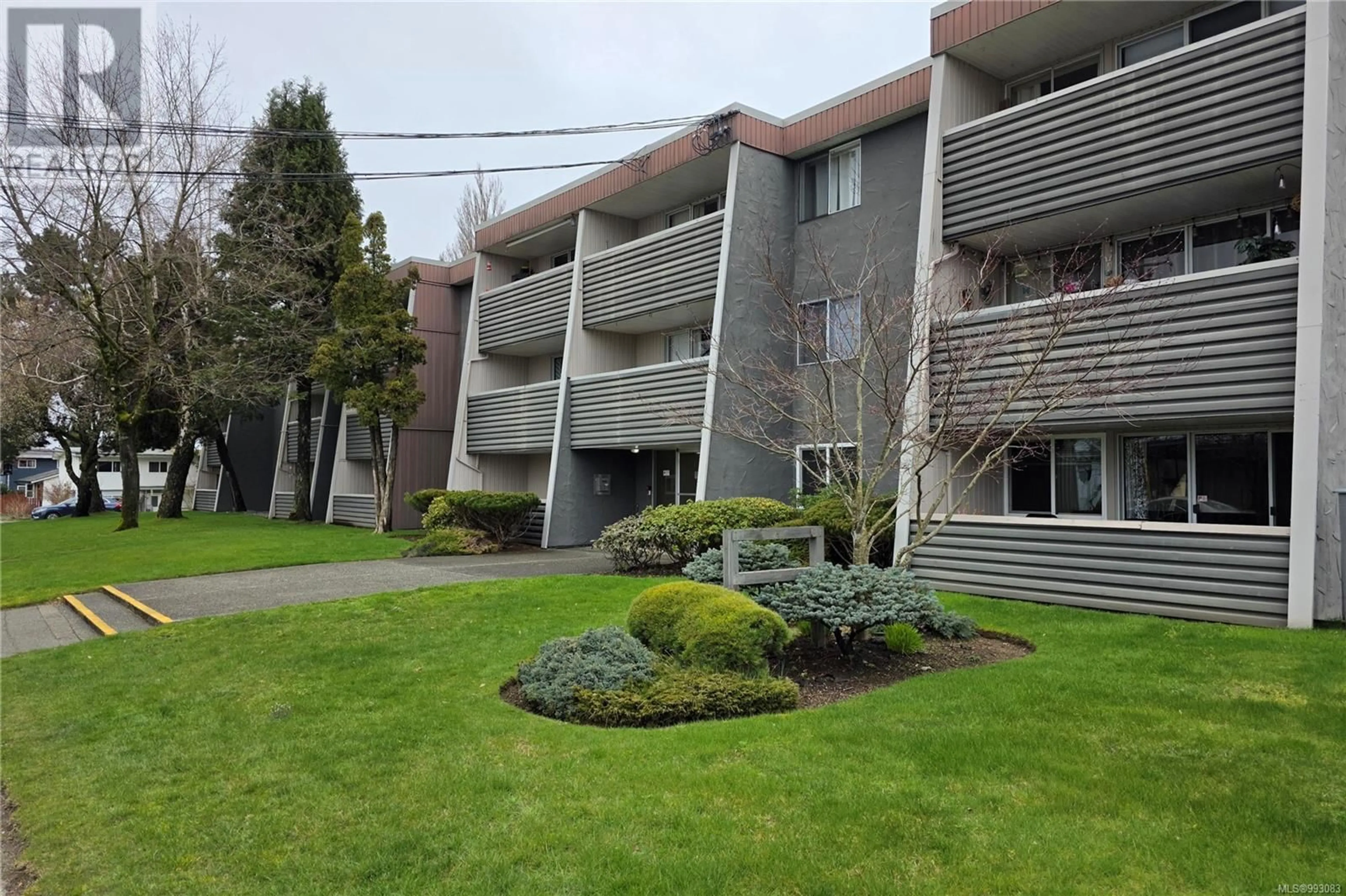 Patio, unknown for 204 - 377 DOGWOOD STREET, Campbell River British Columbia V9W2Y1