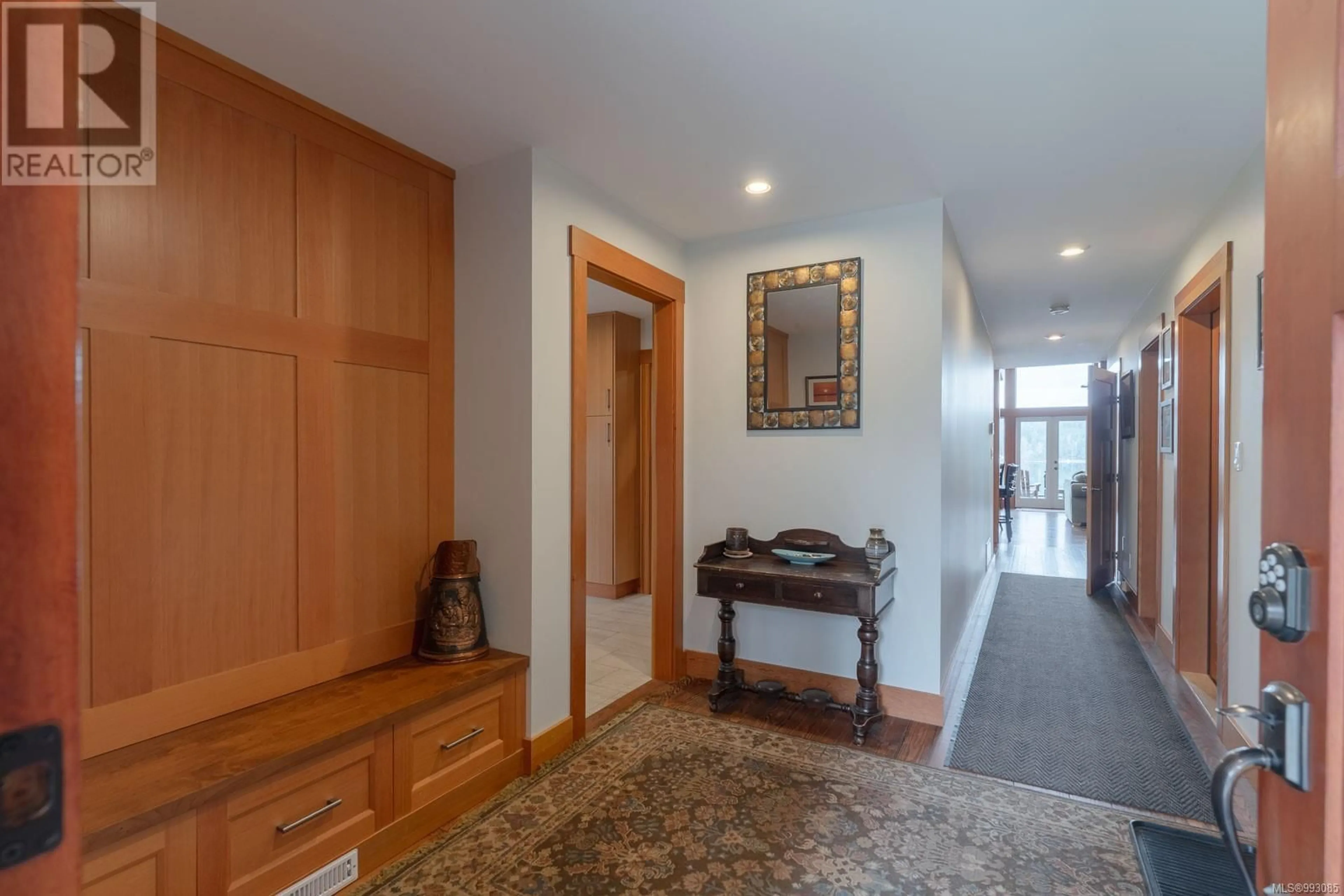 Indoor foyer for 10087 BLOWER ROAD, Port Alberni British Columbia V9Y9B2