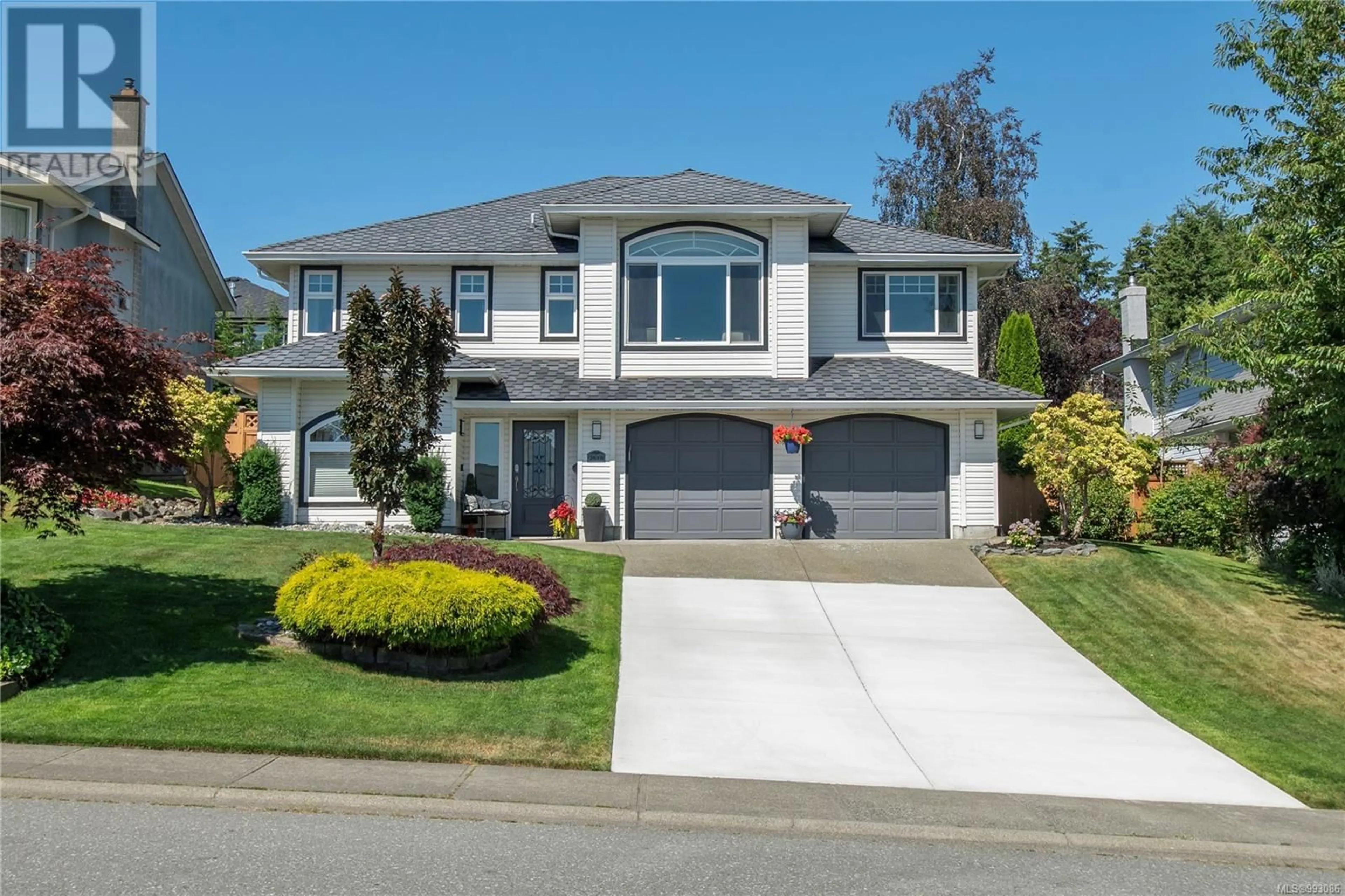 Home with vinyl exterior material, street for 2610 PENFIELD ROAD, Campbell River British Columbia V9W6S3