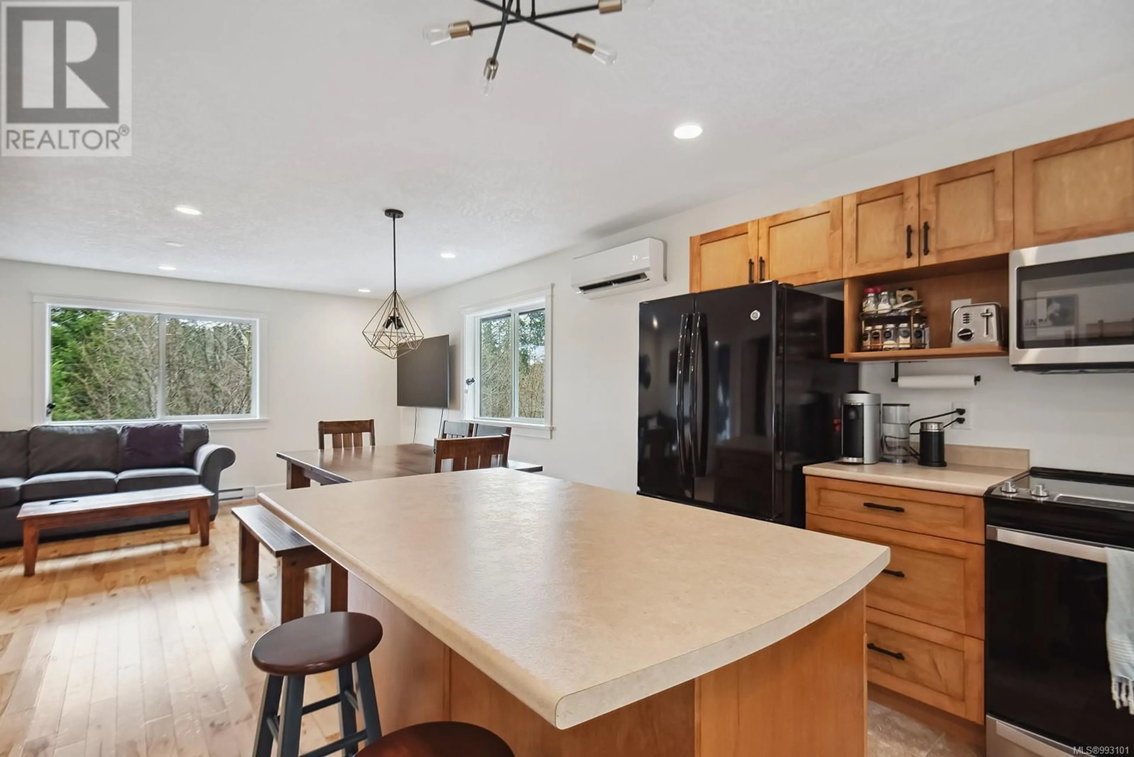 Open concept kitchen, unknown for 5900 CLEMENTS ROAD, Duncan British Columbia V9L6J8