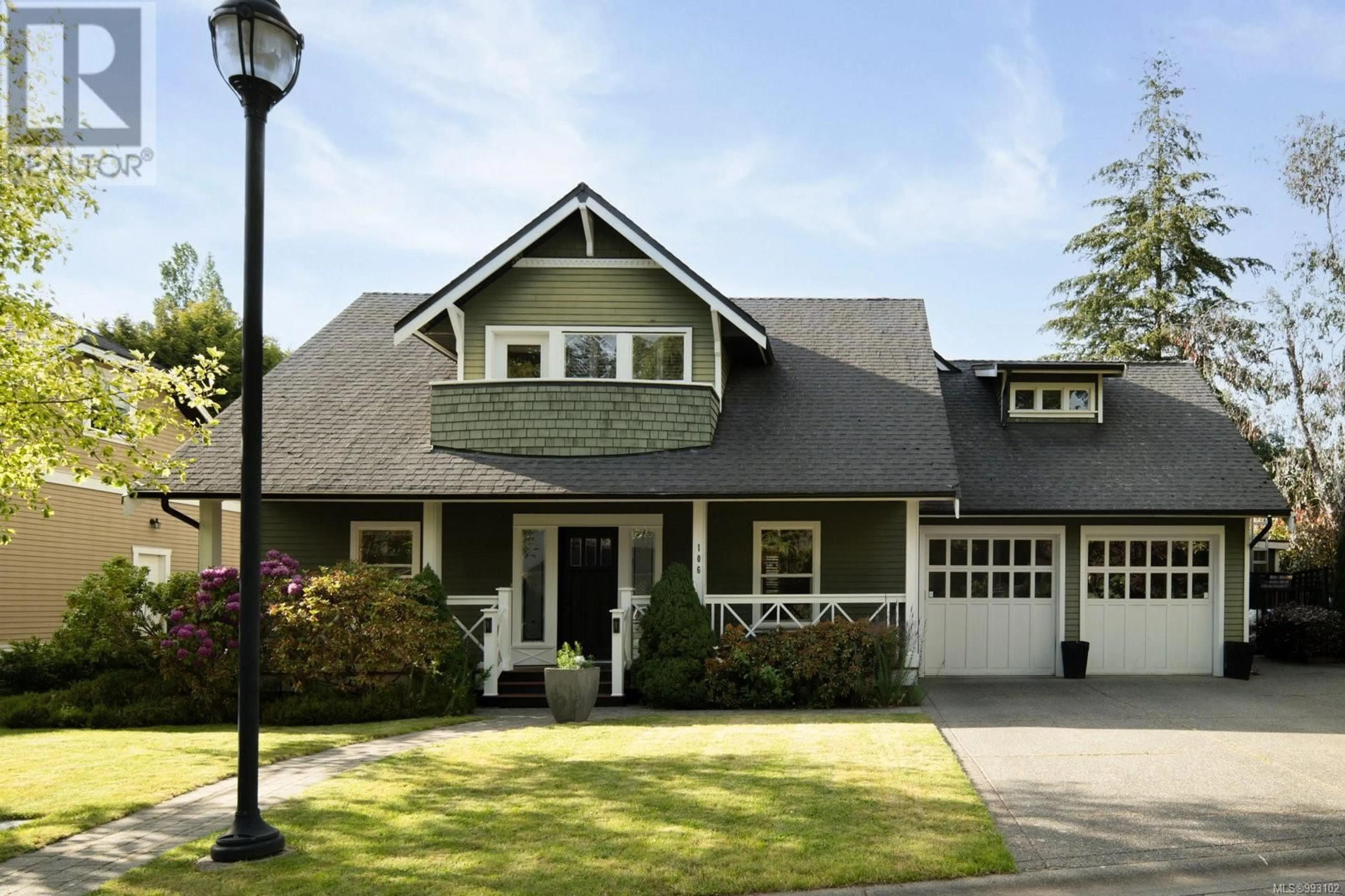 Home with vinyl exterior material, street for 106 MILLS COVE, View Royal British Columbia V9B6R8