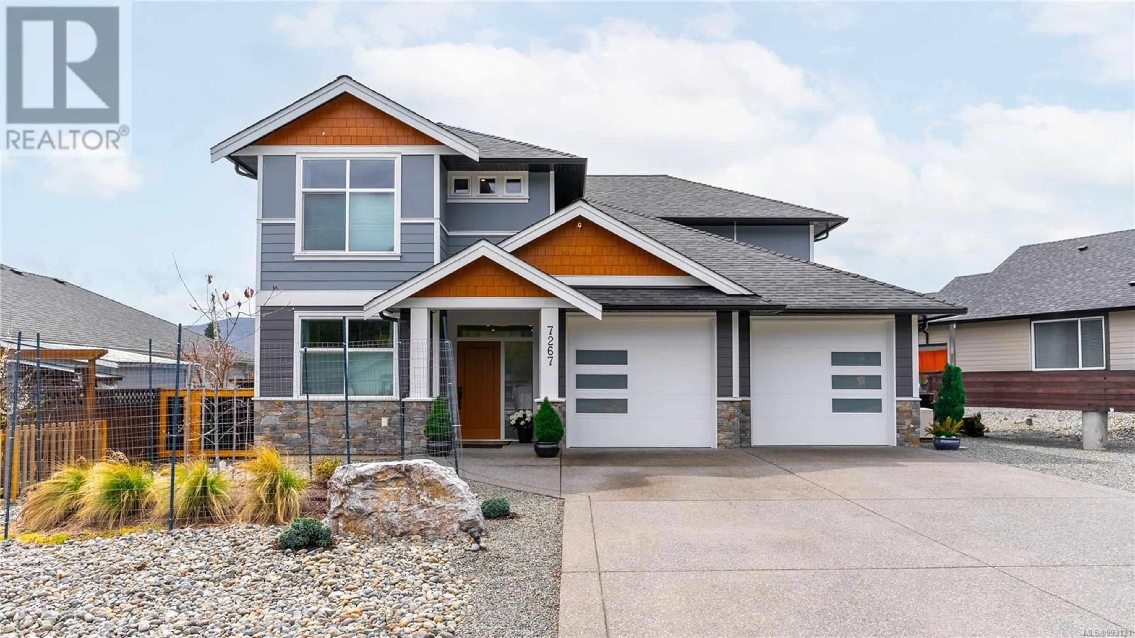 Home with vinyl exterior material, street for 7267 LAKEFRONT DRIVE, Lake Cowichan British Columbia V0R2G1