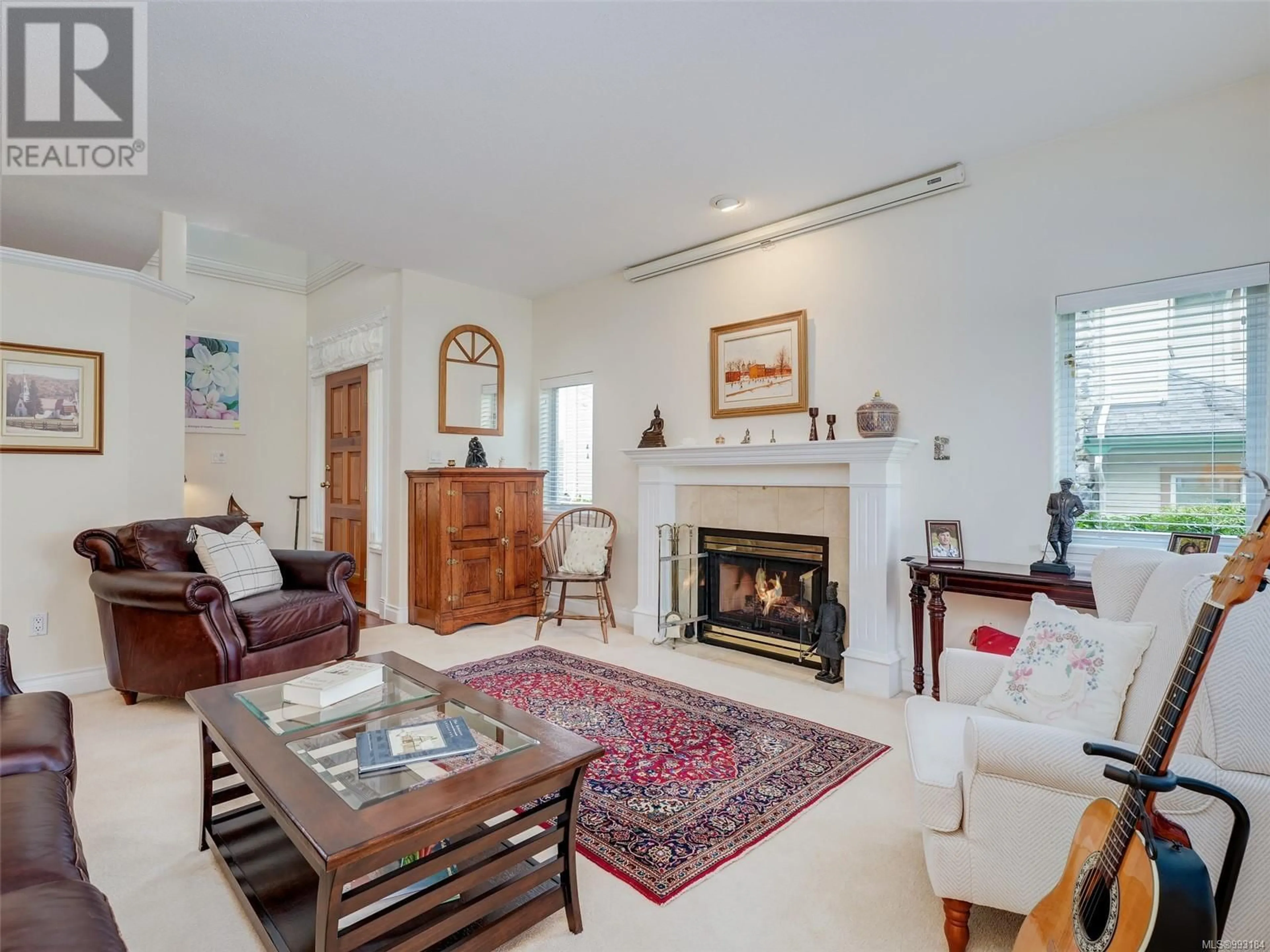 Living room with furniture, unknown for 104 - 530 MARSETT PLACE, Saanich British Columbia V8Z7J2