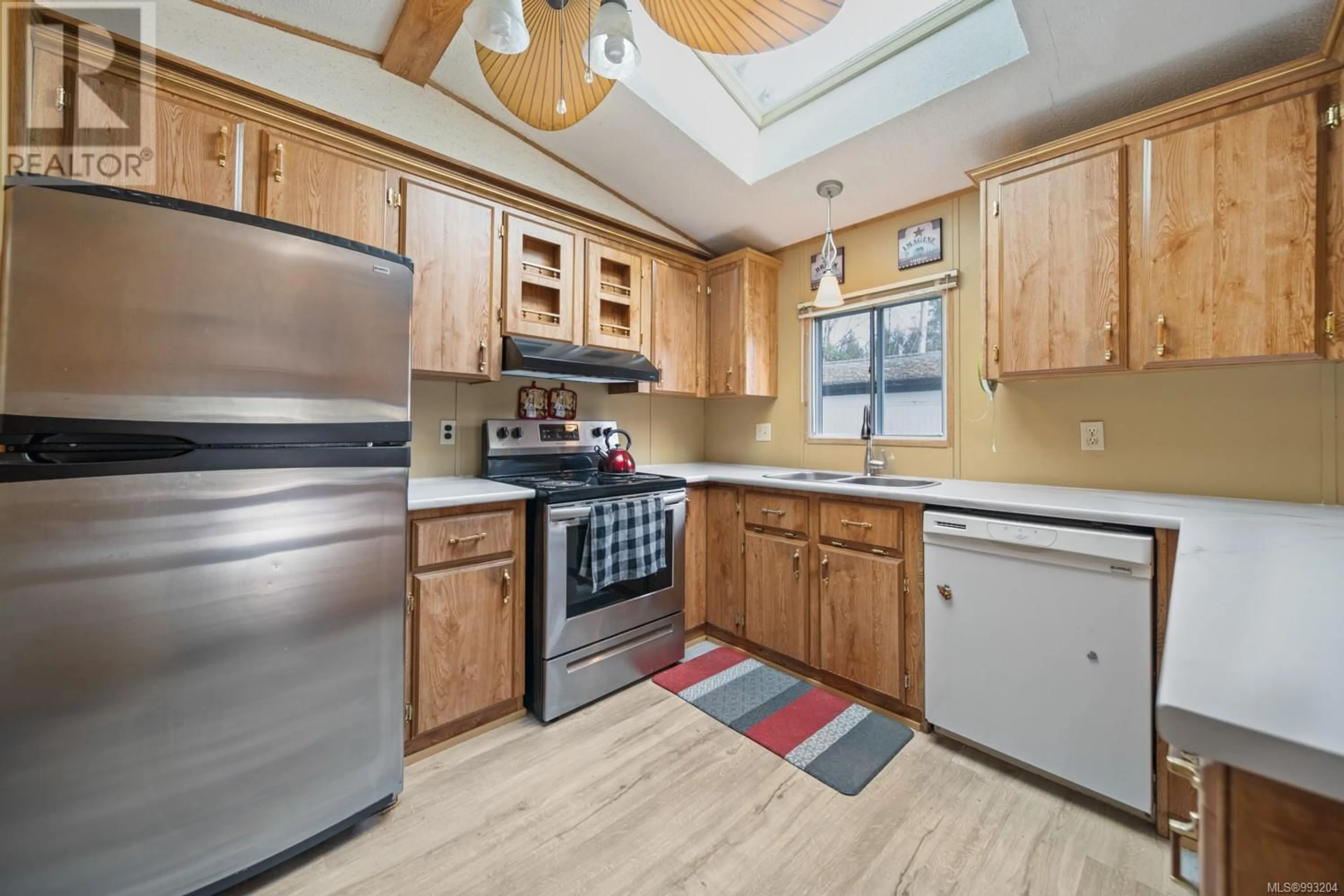 Standard kitchen, unknown for 7 - 8697 NORTH SHORE ROAD, Lake Cowichan British Columbia V0R2G0