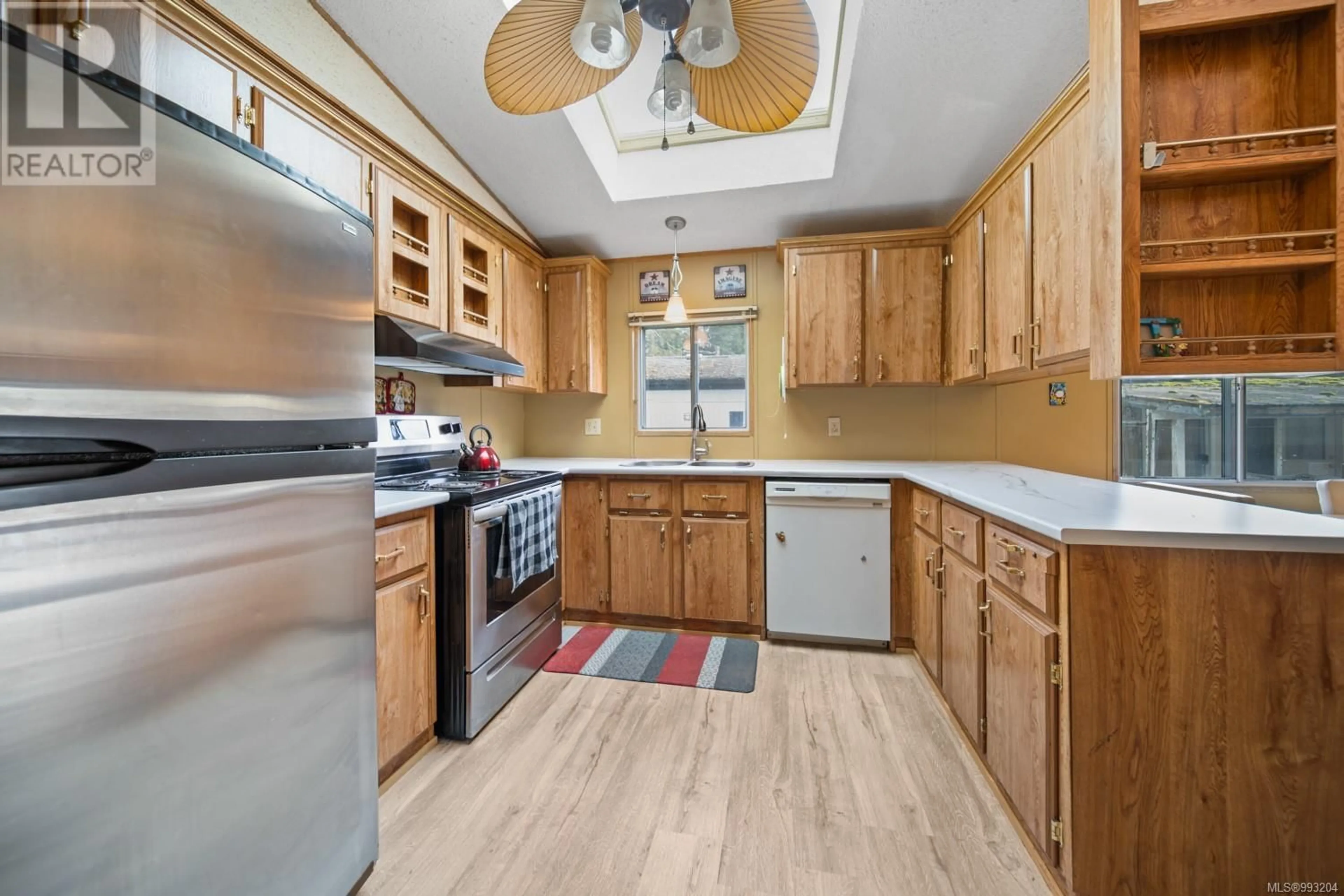 Standard kitchen, unknown for 7 - 8697 NORTH SHORE ROAD, Lake Cowichan British Columbia V0R2G0