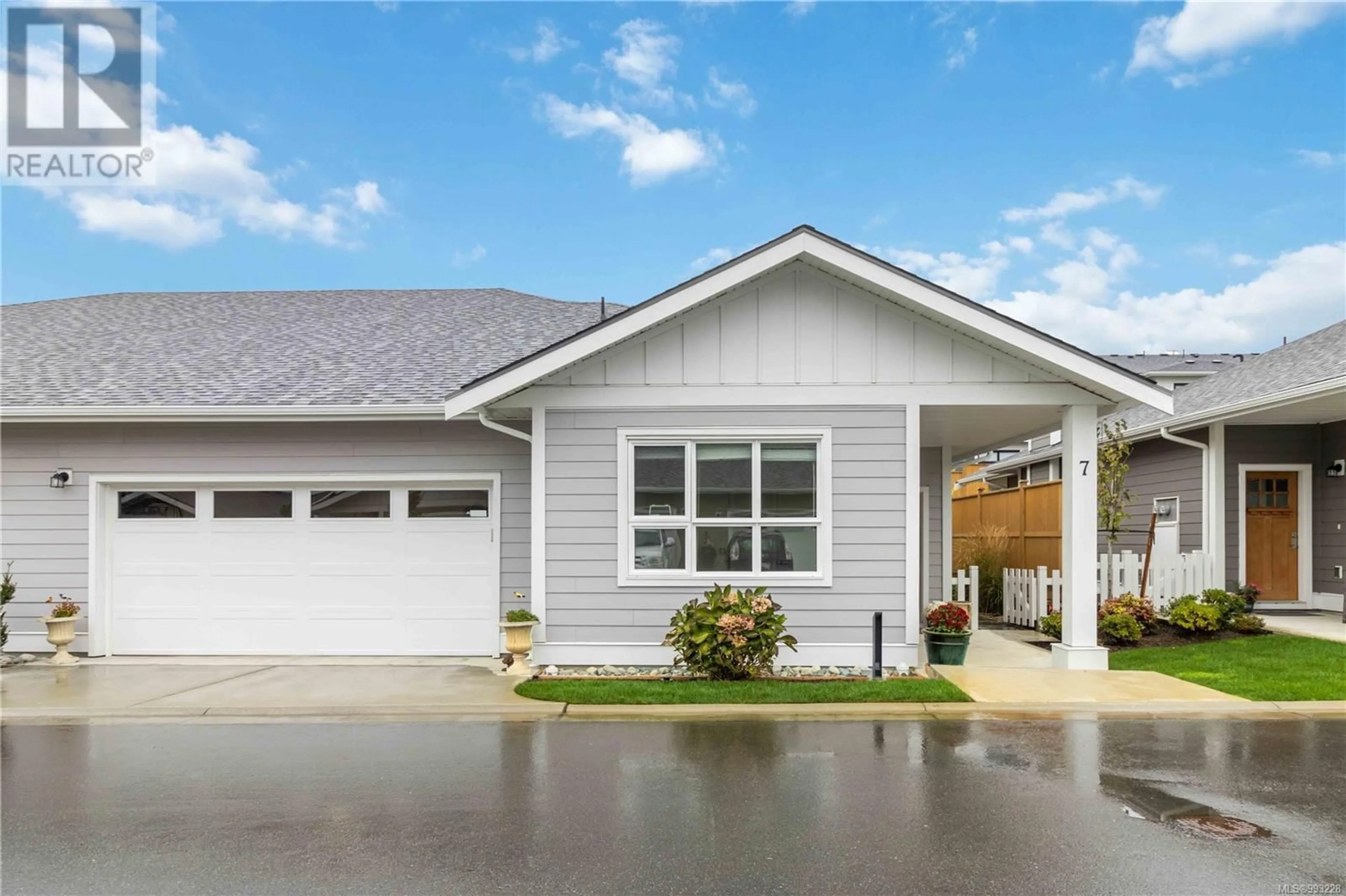 Home with vinyl exterior material, street for 7 - 265 CASPIAN DRIVE, Colwood British Columbia V9C0P8