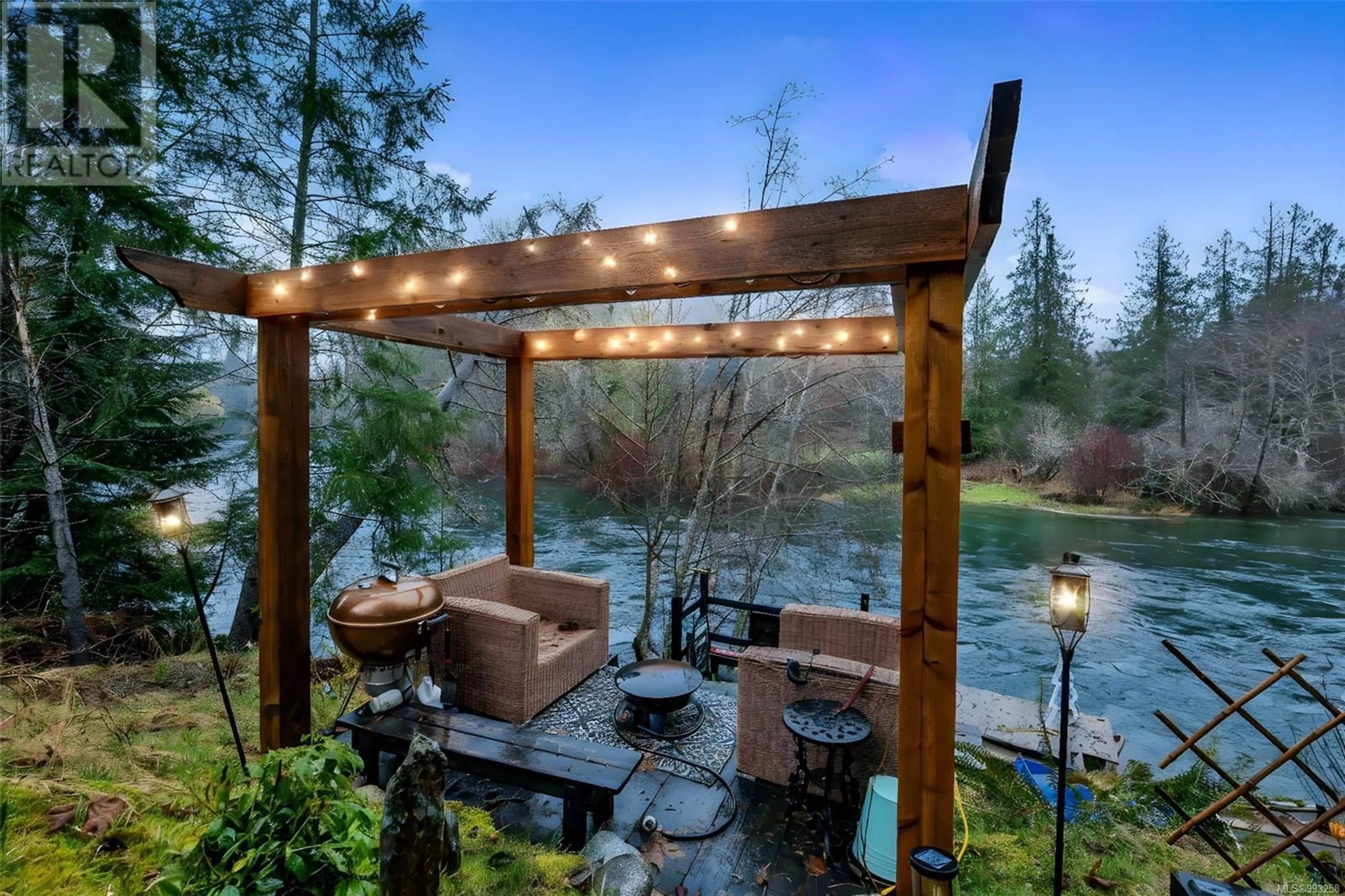 Patio, water/lake/river/ocean view for 187 NITINAT AVENUE, Lake Cowichan British Columbia V0R2G0