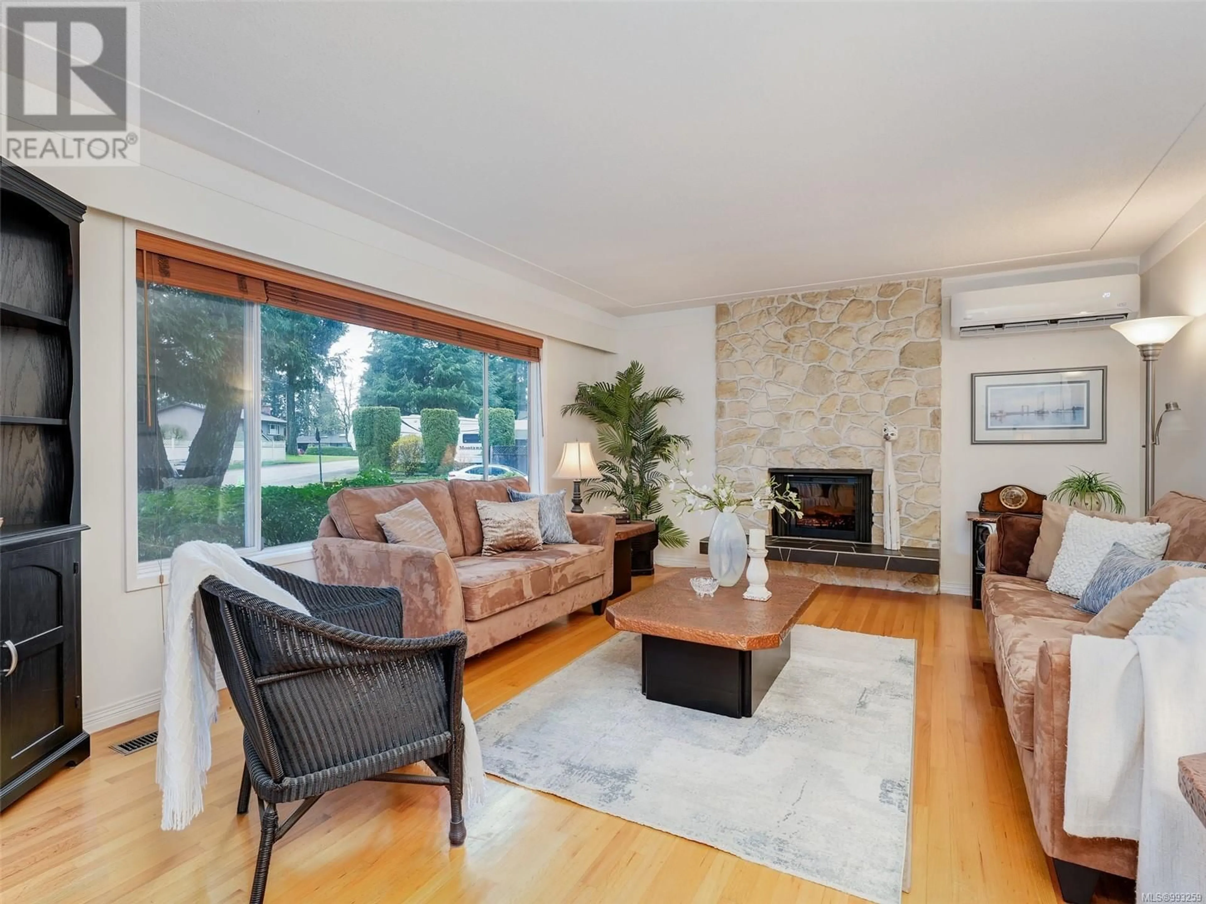 Living room with furniture, unknown for 3138 LYNNLARK PLACE, Colwood British Columbia V9B1Z3