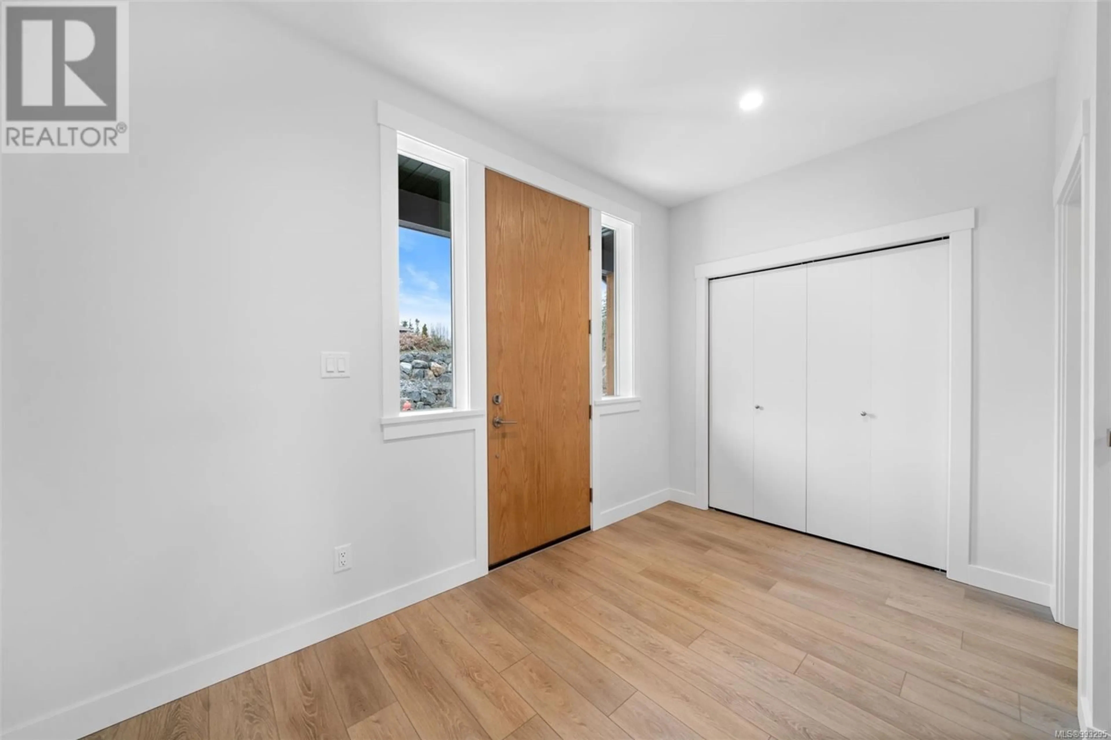 Indoor entryway for 6439 HOPKINS COURT, Sooke British Columbia V9Z1P6