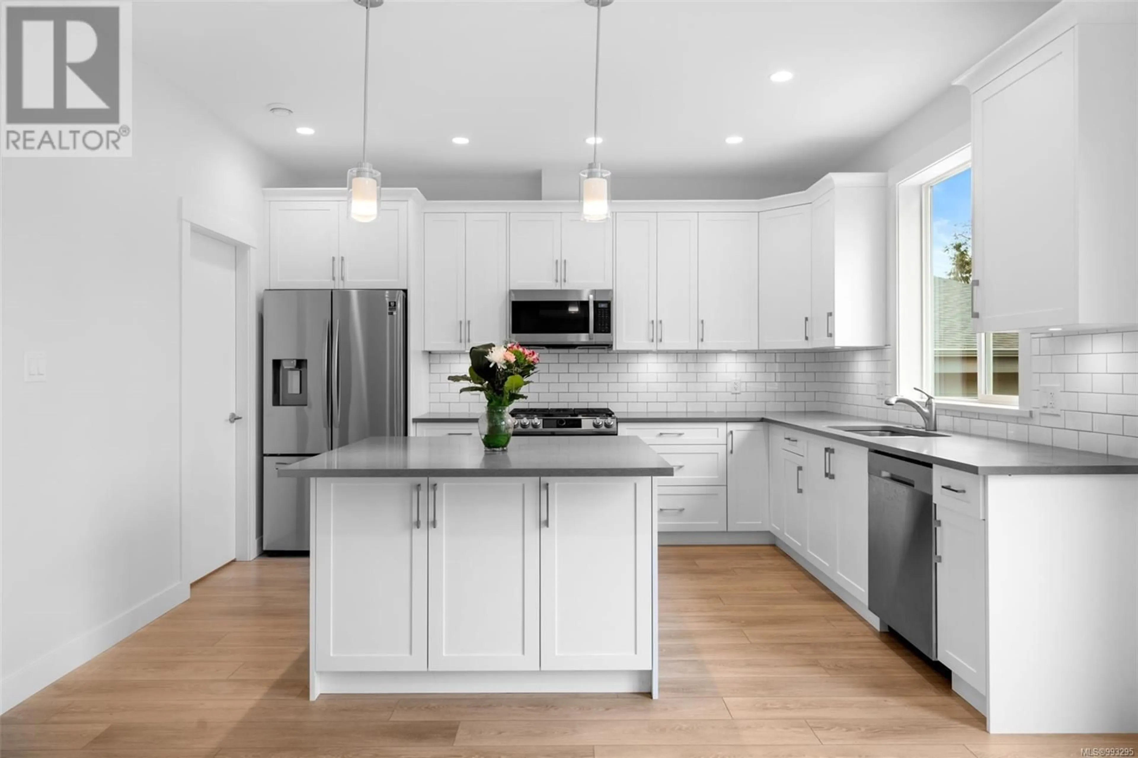 Contemporary kitchen, unknown for 6439 HOPKINS COURT, Sooke British Columbia V9Z1P6