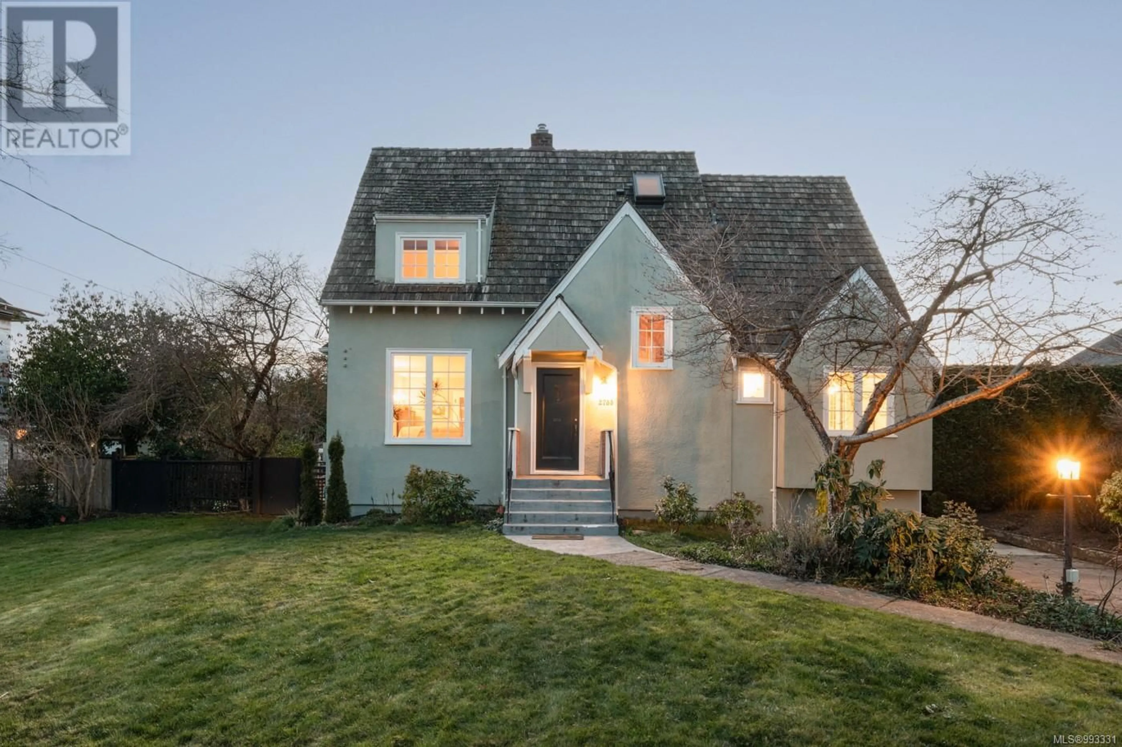 Home with brick exterior material, street for 2733 DUFFERIN AVENUE, Oak Bay British Columbia V8R3L5