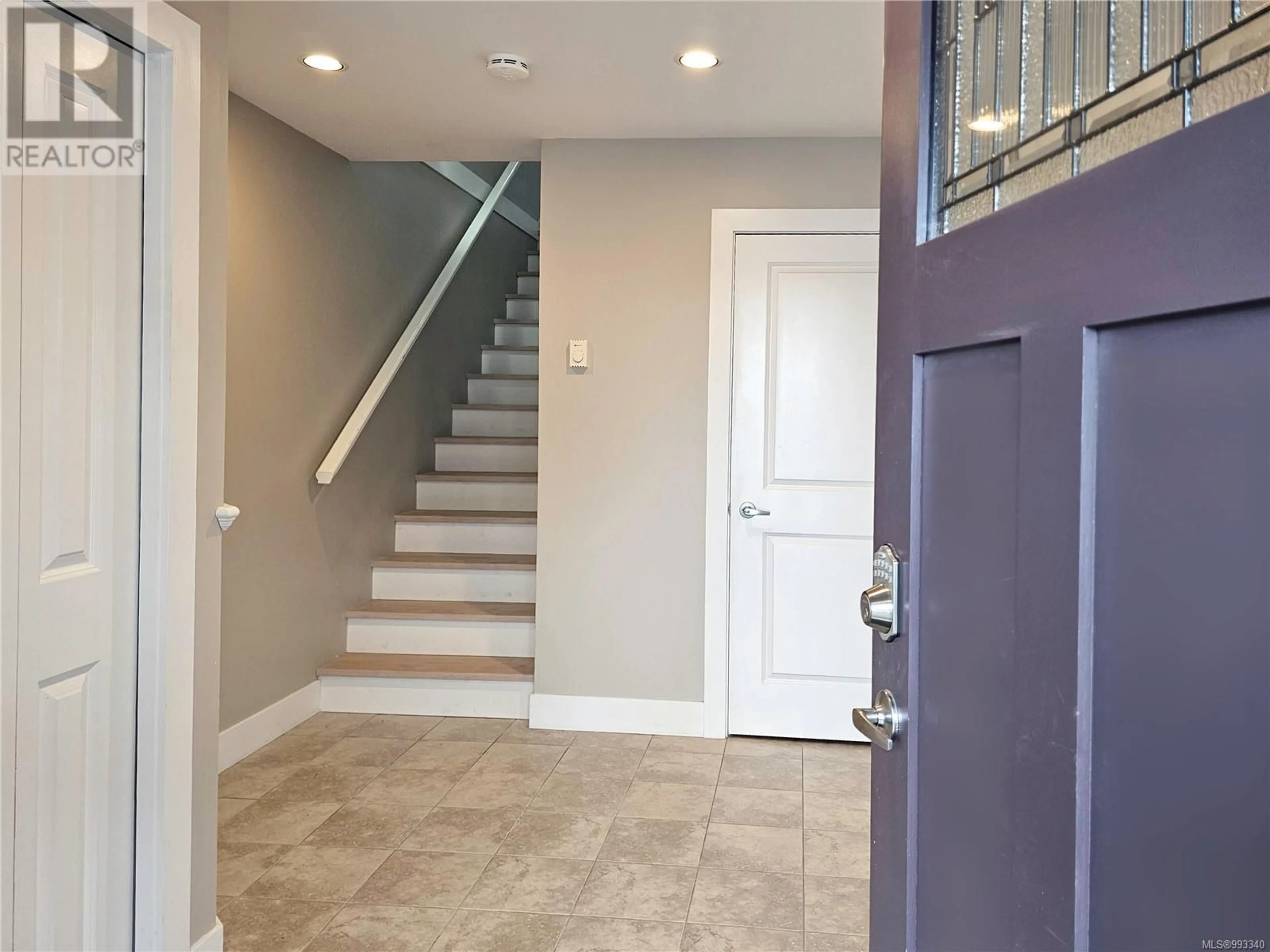 Indoor entryway for 1024 BROWN ROAD, Langford British Columbia V9C2P7