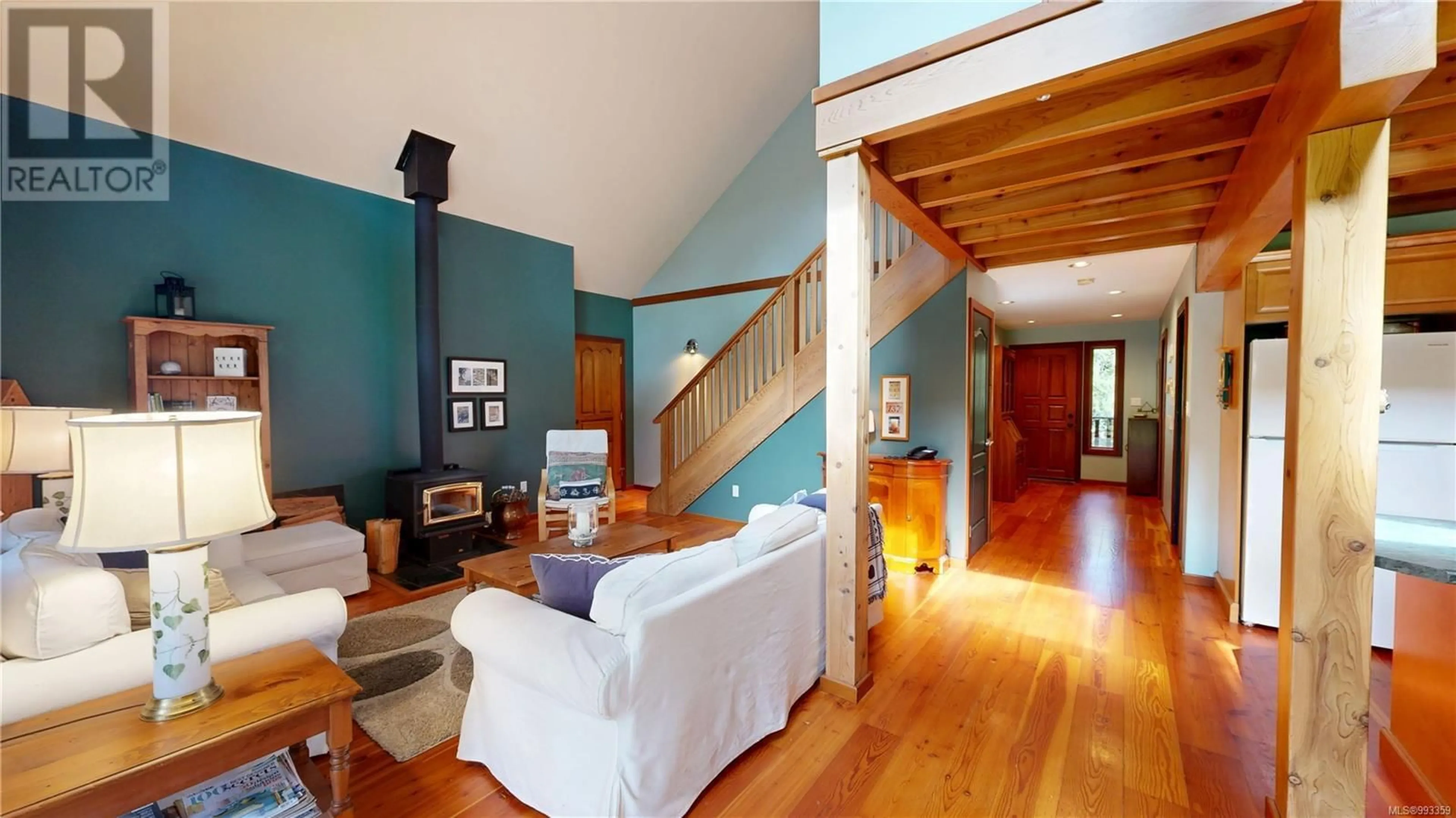 Indoor foyer for 137 MALASPINA DRIVE, Gabriola Island British Columbia V0R1X1
