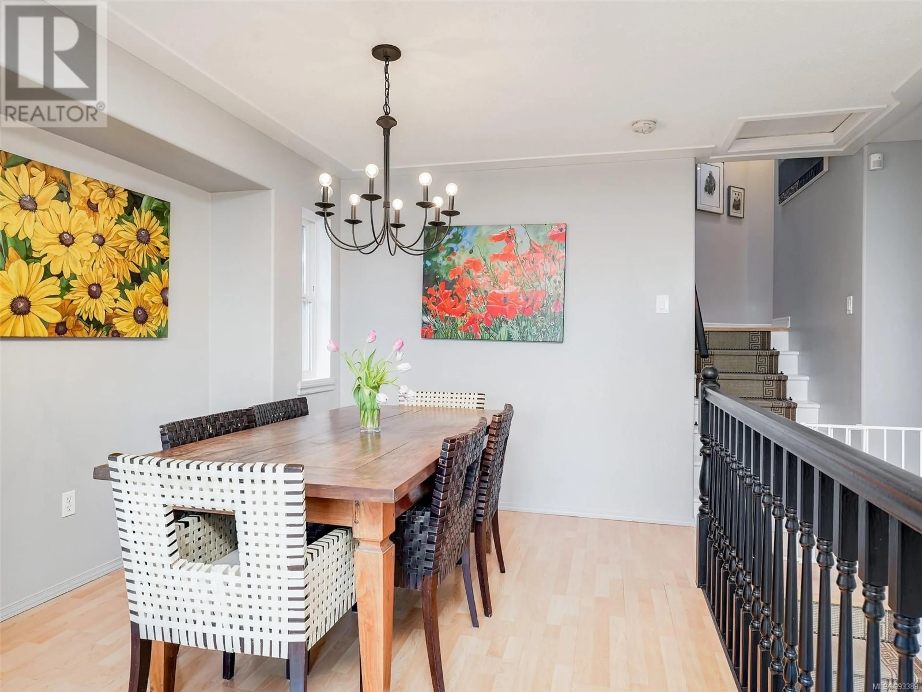 Dining room, wood/laminate floor for 955 FALMOUTH ROAD, Saanich British Columbia V8X3A4