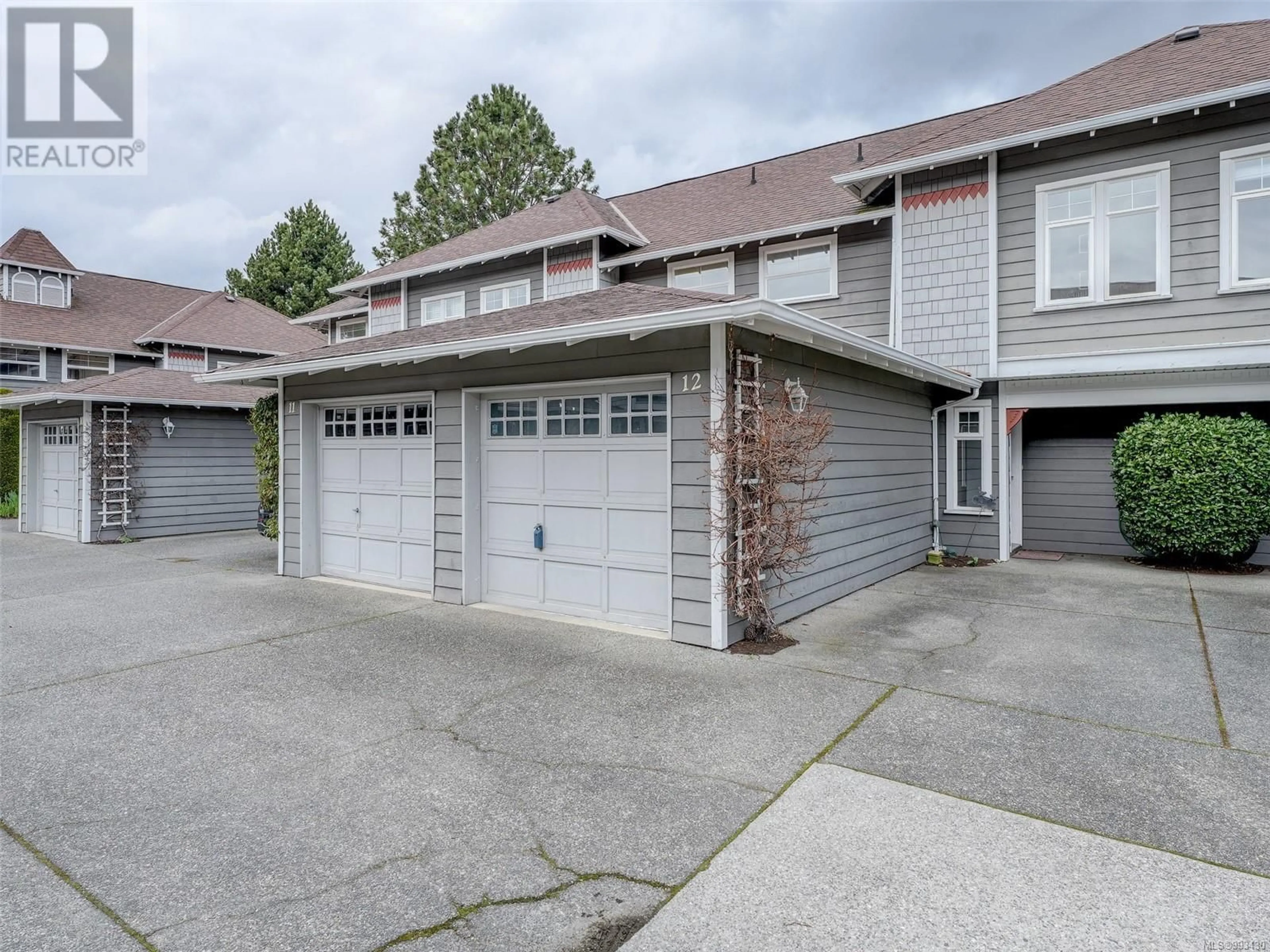 Indoor garage for 12 - 922 ARM STREET, Esquimalt British Columbia V9A4G5