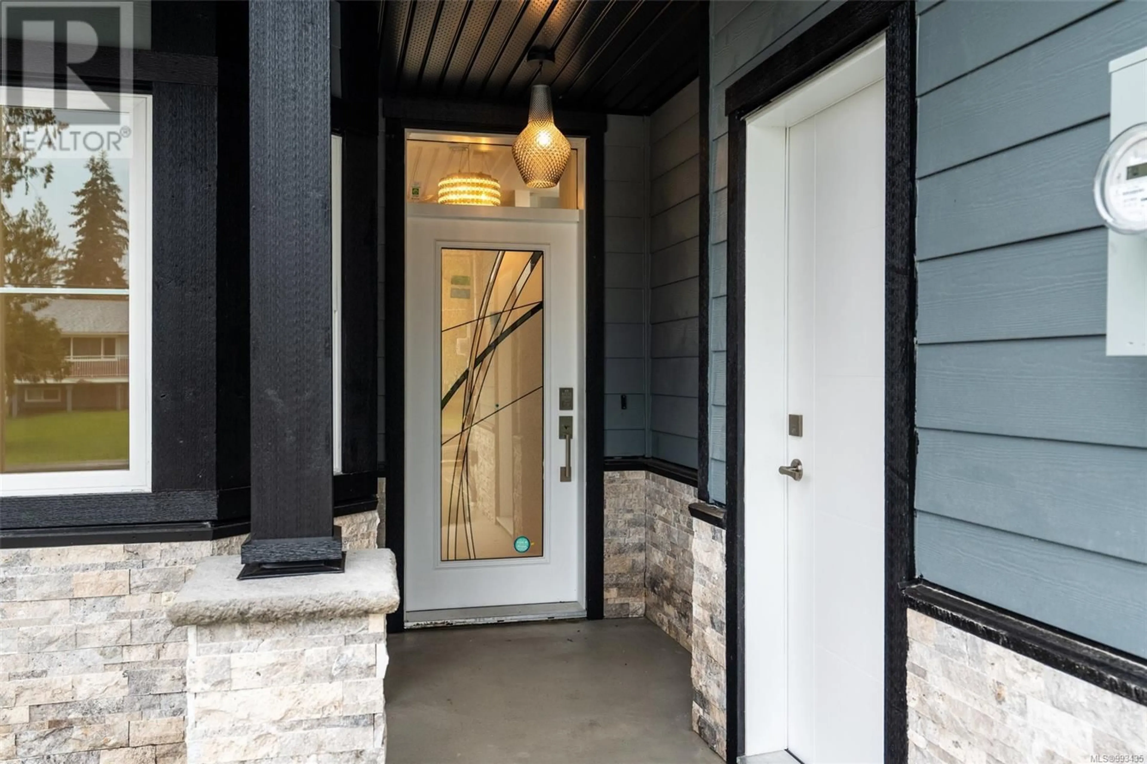 Indoor entryway for 3164 SHERMAN ROAD, Duncan British Columbia V9L4B4