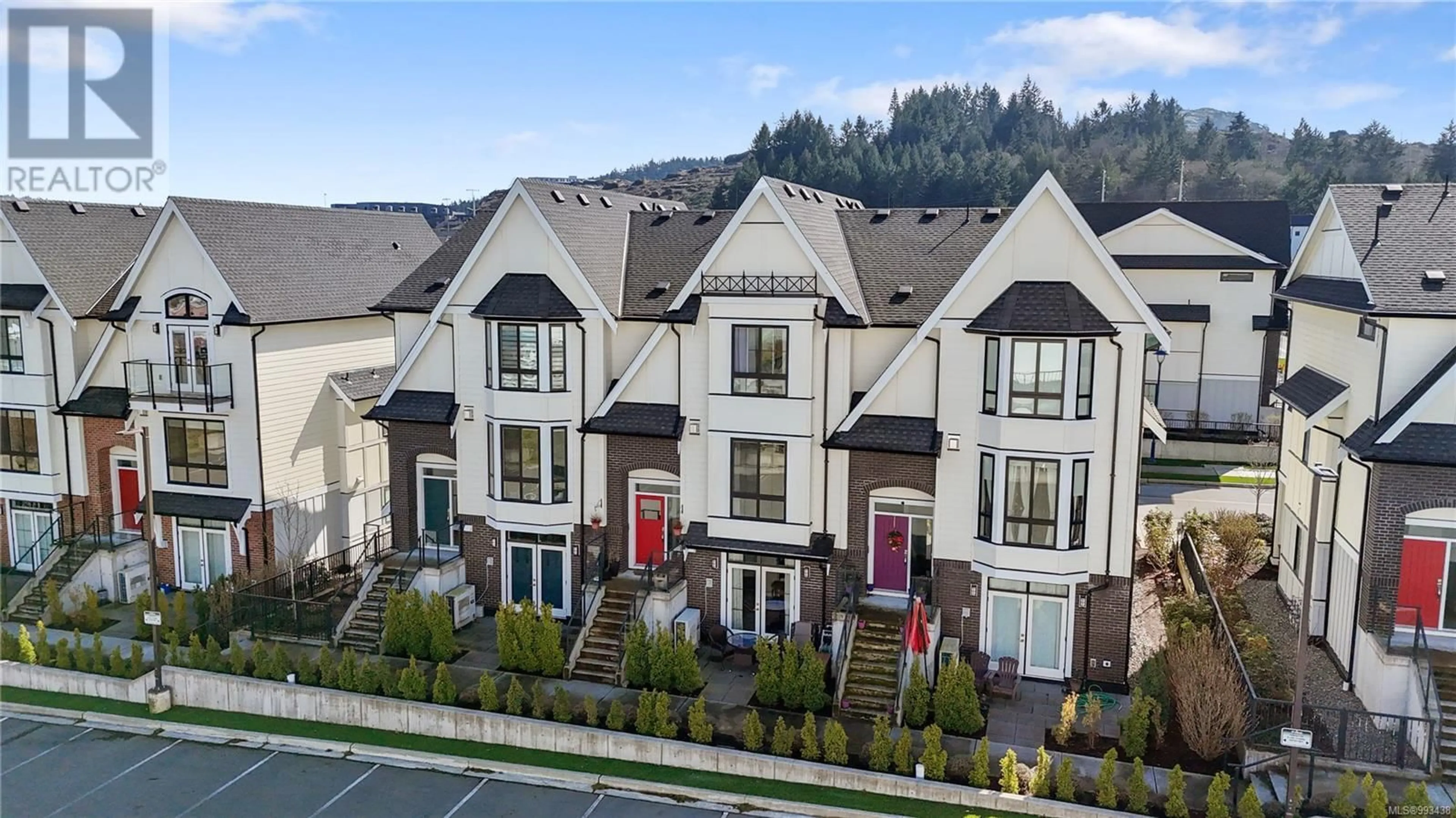 Contemporary kitchen, unknown for 3285 KETTLE CREEK CRESCENT, Langford British Columbia V9B0Y4