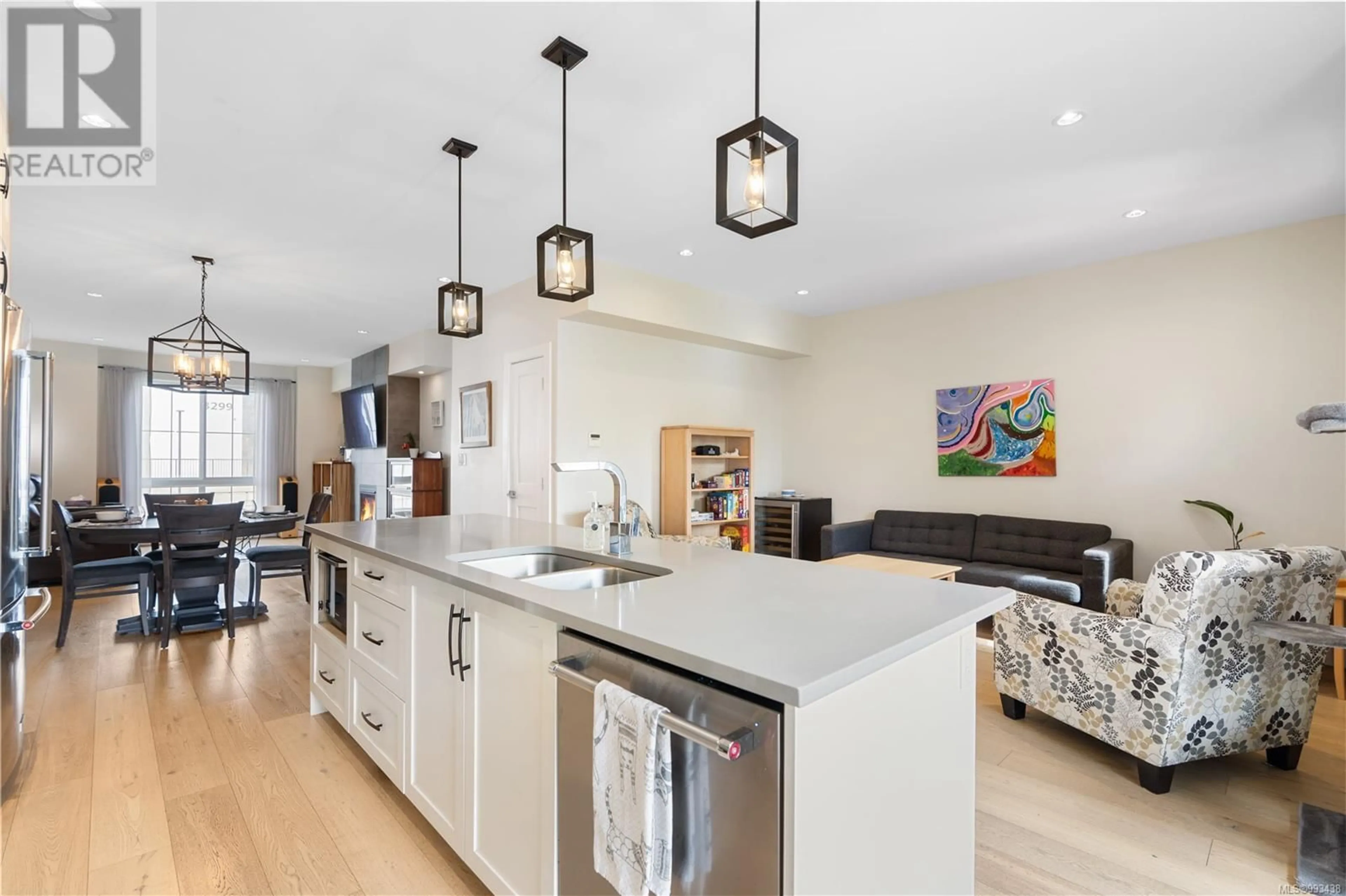 Open concept kitchen, ceramic/tile floor for 3285 KETTLE CREEK CRESCENT, Langford British Columbia V9B0Y4