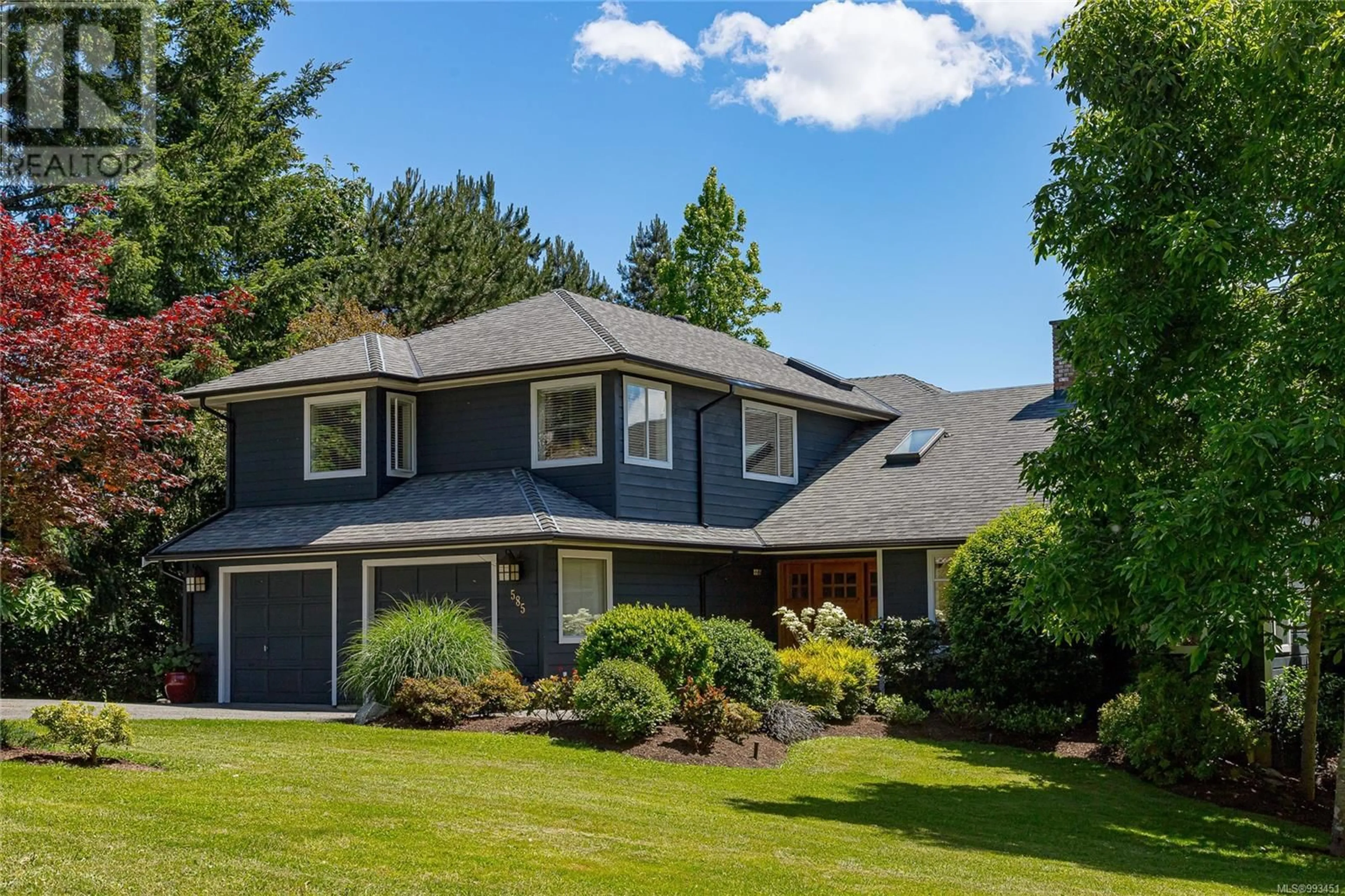 Home with vinyl exterior material, unknown for 585 NORRIS ROAD, North Saanich British Columbia V8L5M8
