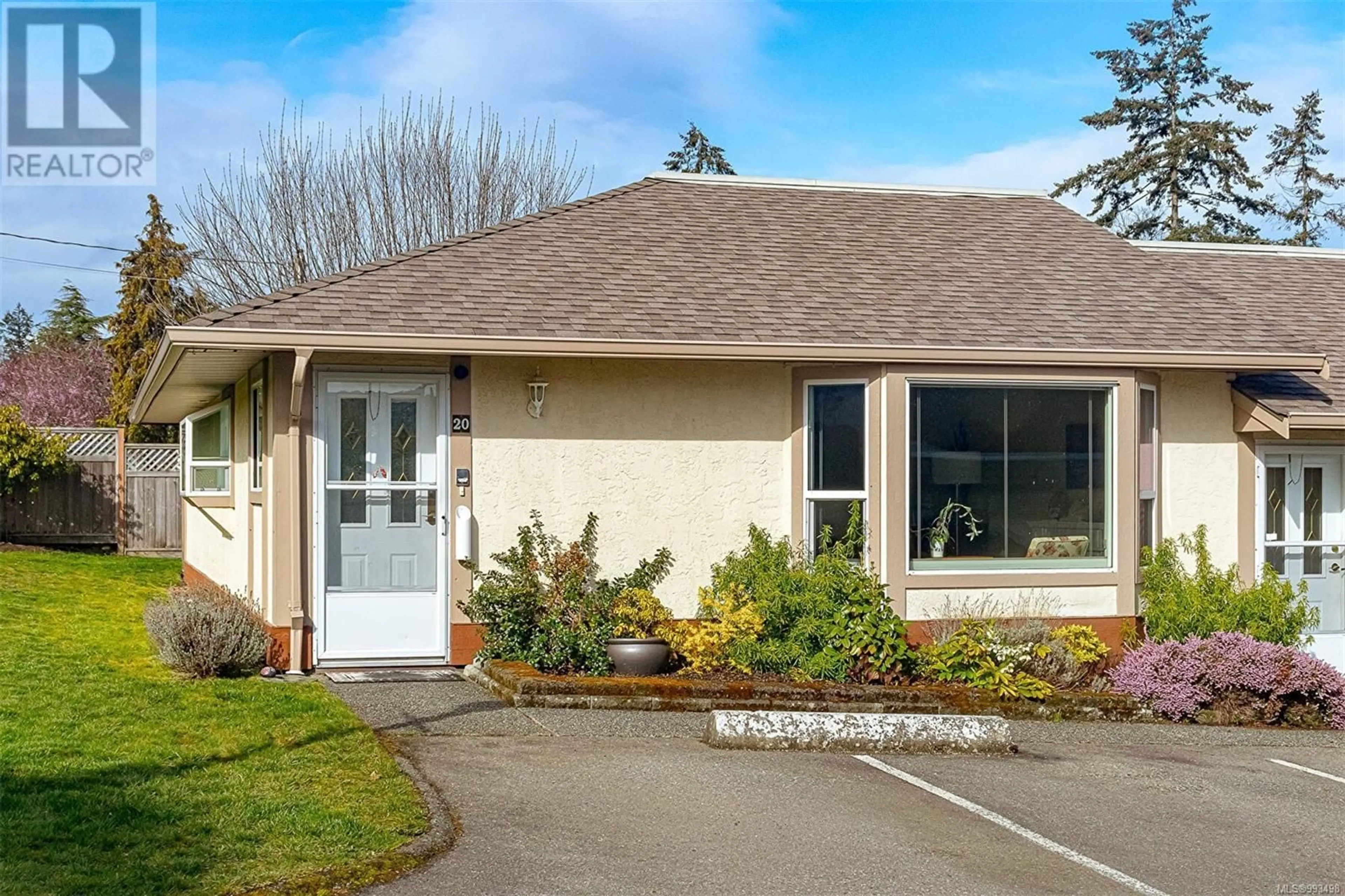 Home with vinyl exterior material, street for 20 - 100 ABBEY LANE, Parksville British Columbia V9P1N4